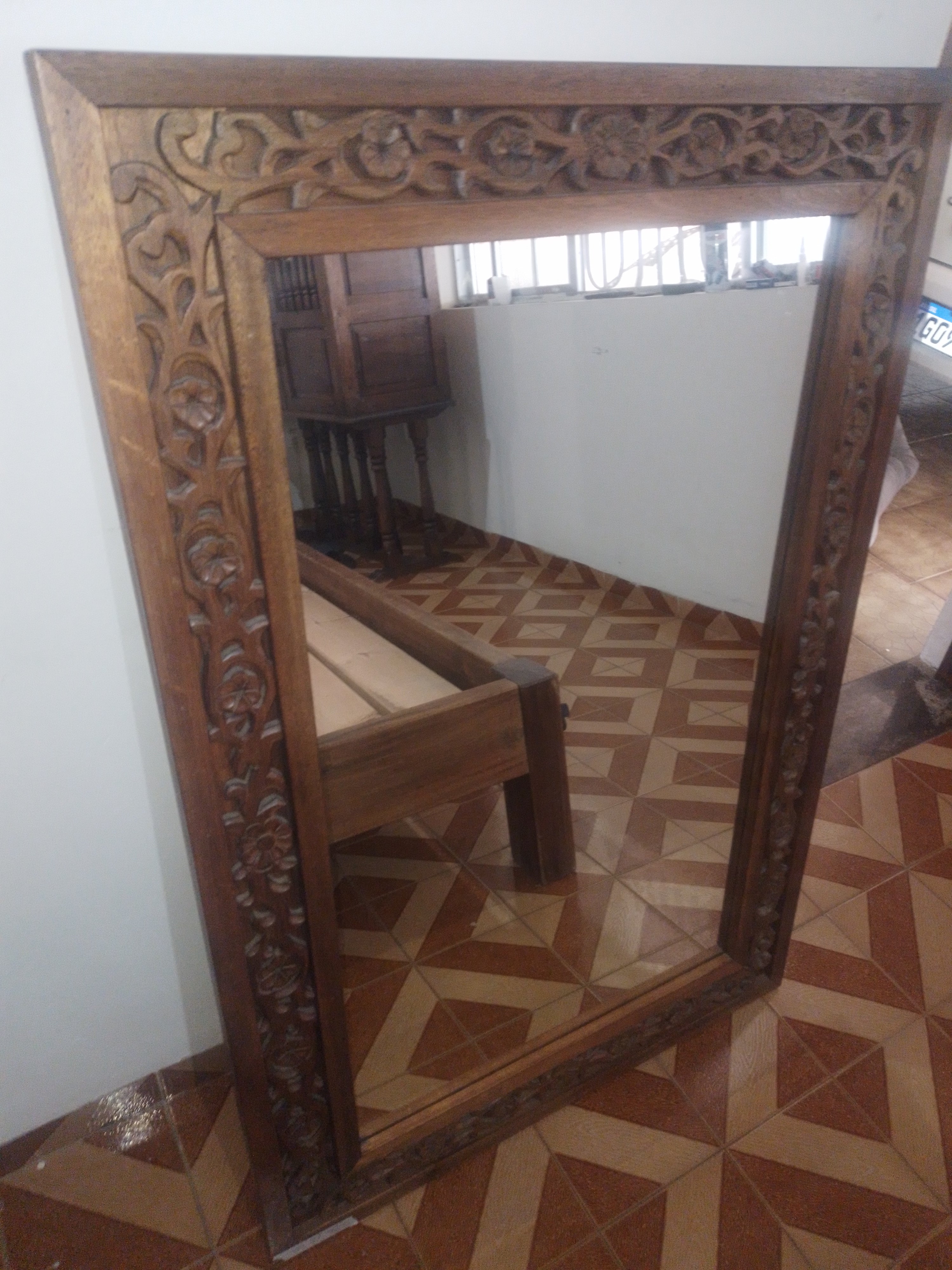 Espelho retangular antigo e diferenciado entalhado à mão, vintage