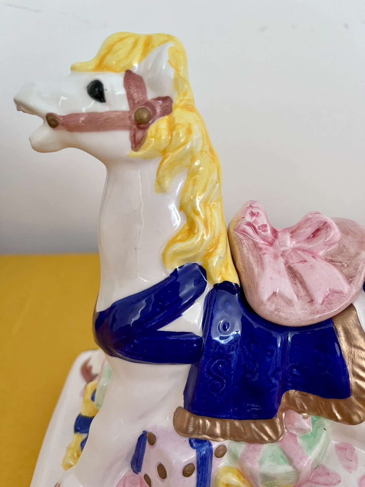 Cavalo de Balanço Vintage em cerâmica - Heritage Mint