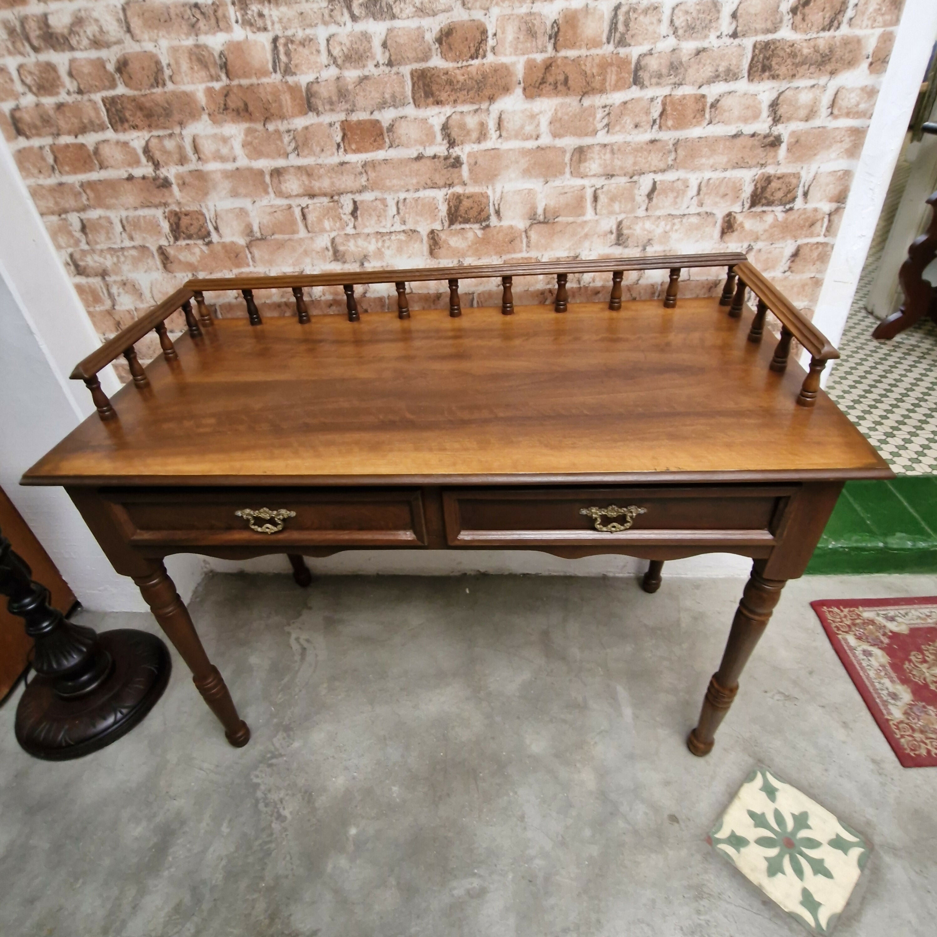 Escrivaninha Colonial