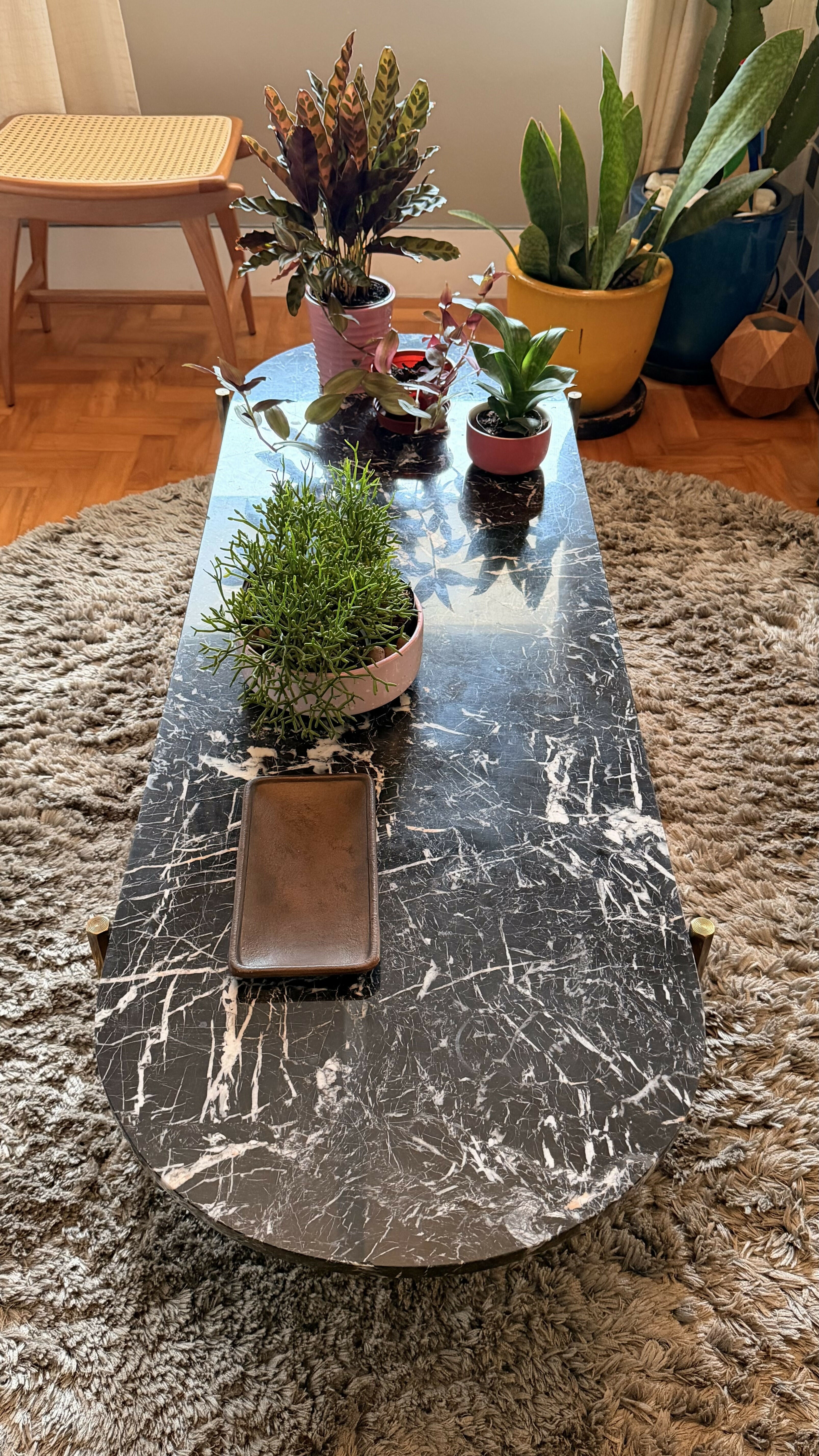 Mesa de Centro "OBI" – Felipe Protti para Prototype com tampo em mármore Nero