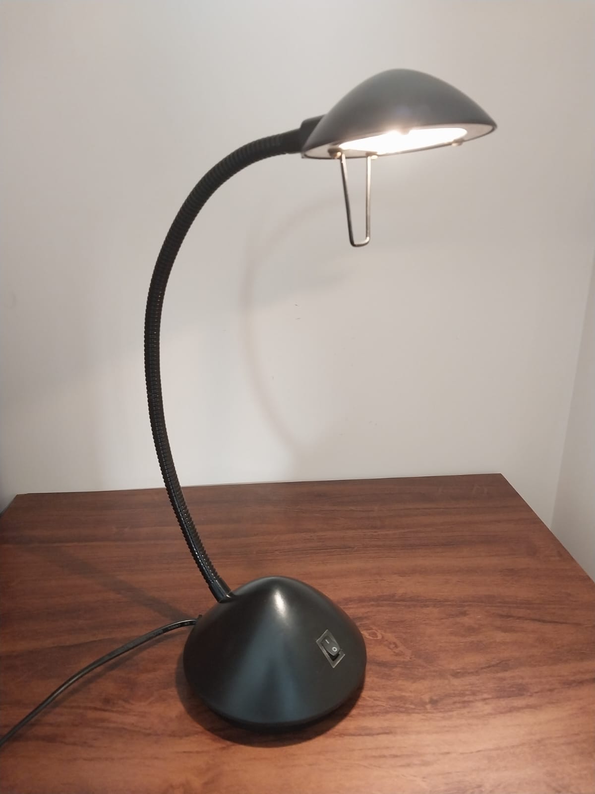 Luminária Design preta Anos 90