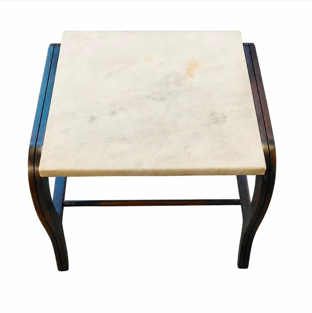 MESA LATERAL QUADRADA EM MADEIRA COM TAMPO DE MÁRMORE BRANCO