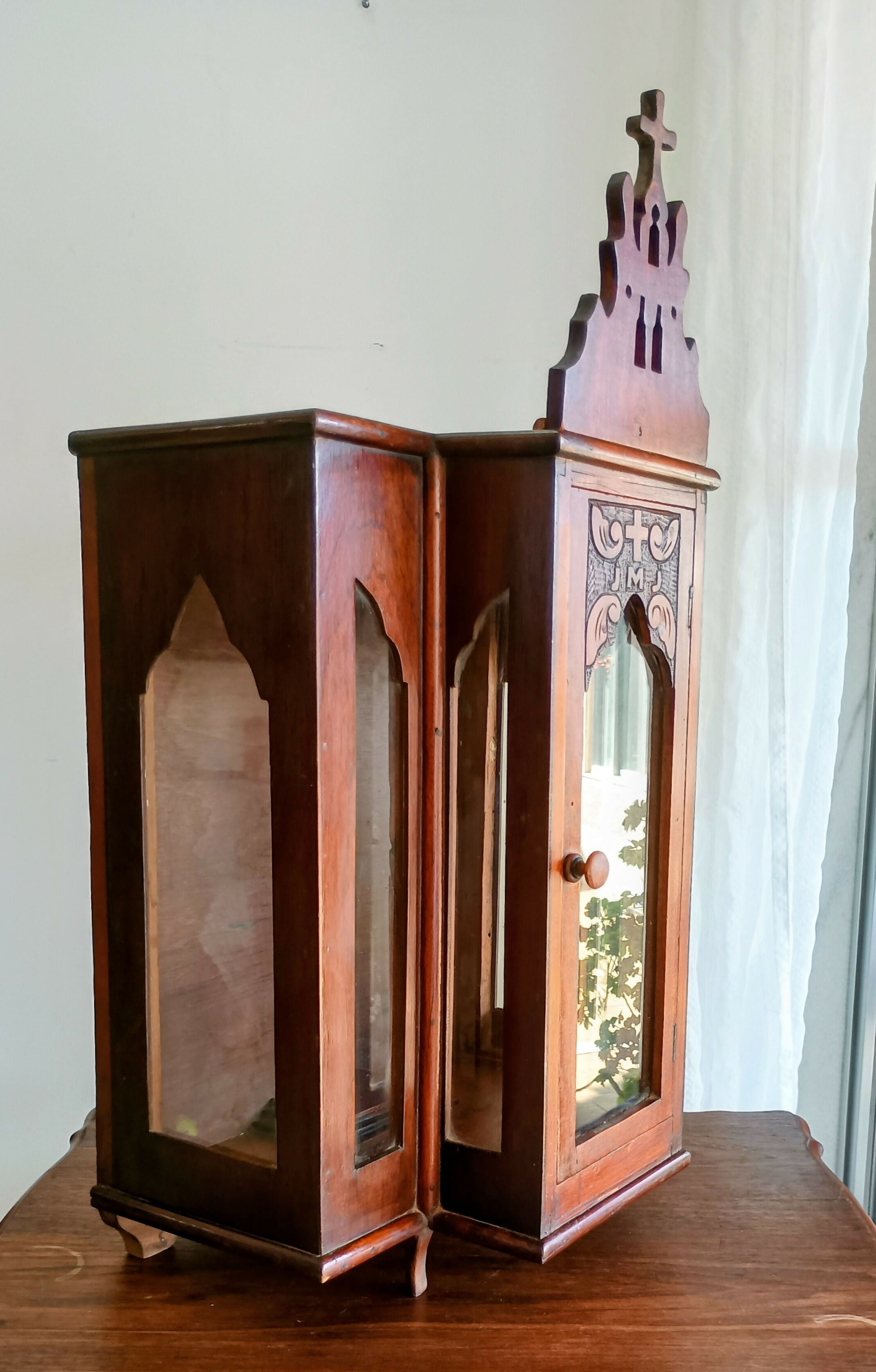 Oratório Brasileiro Autêntico – Madeira de Lei – Final do Século XIX • Peça de Coleção