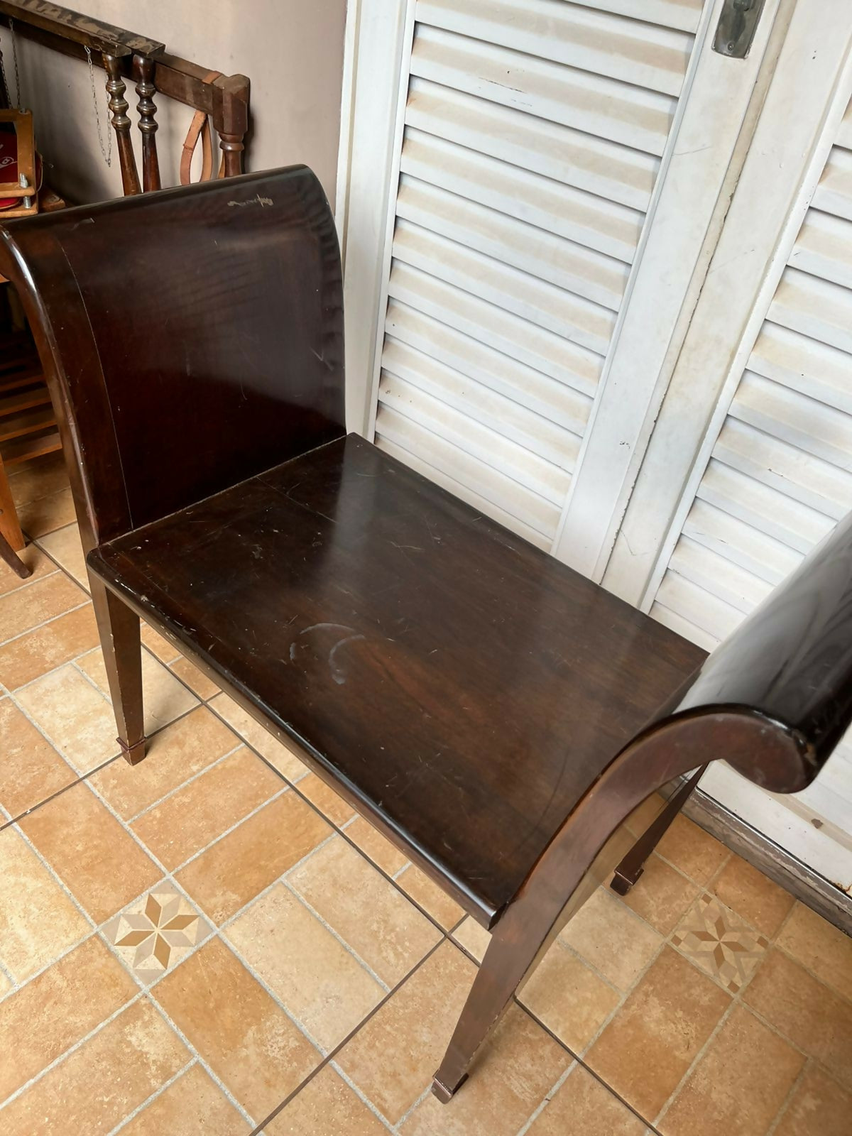 Banco curvo embuia **Raridade**