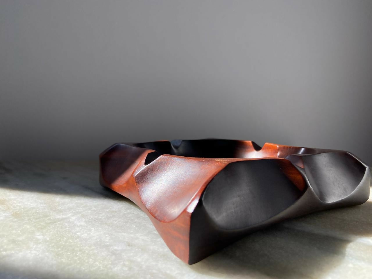 Cinzeiro escultórico em madeira (DMCPS_076)