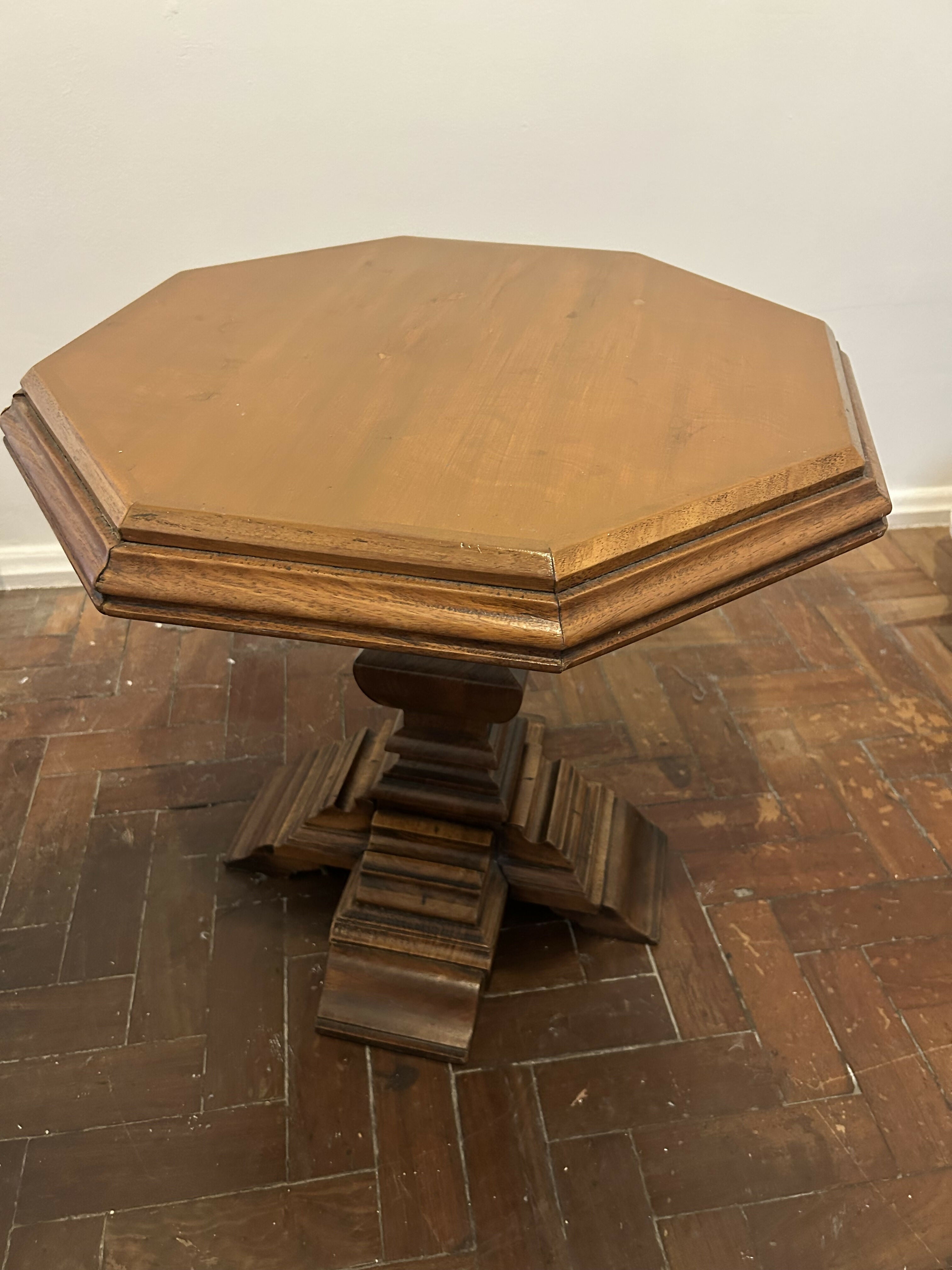 Mesa de canto em Madeira Clássica Ornamentada