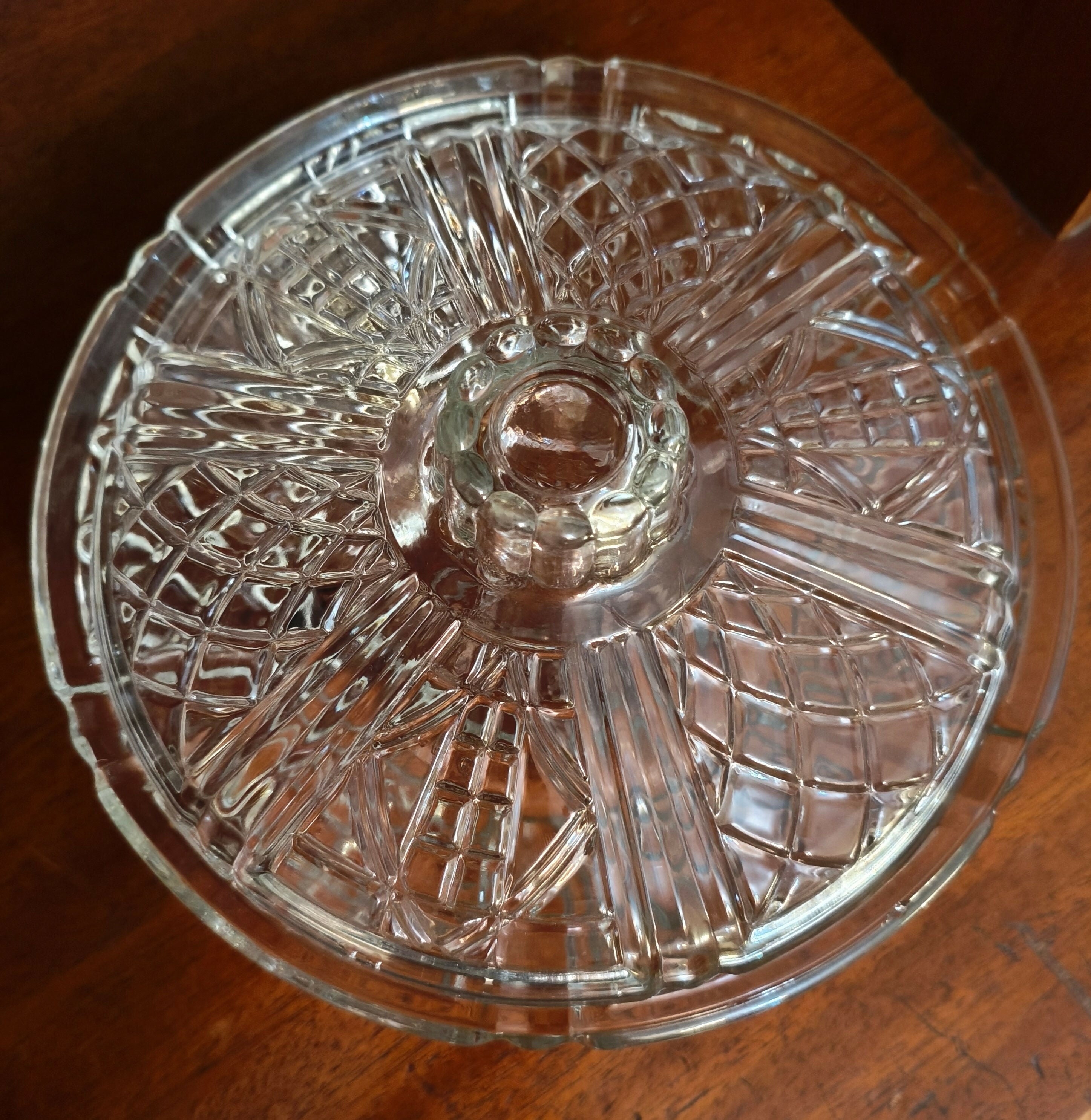 Bomboniere média em vidro trabalhado com tampa