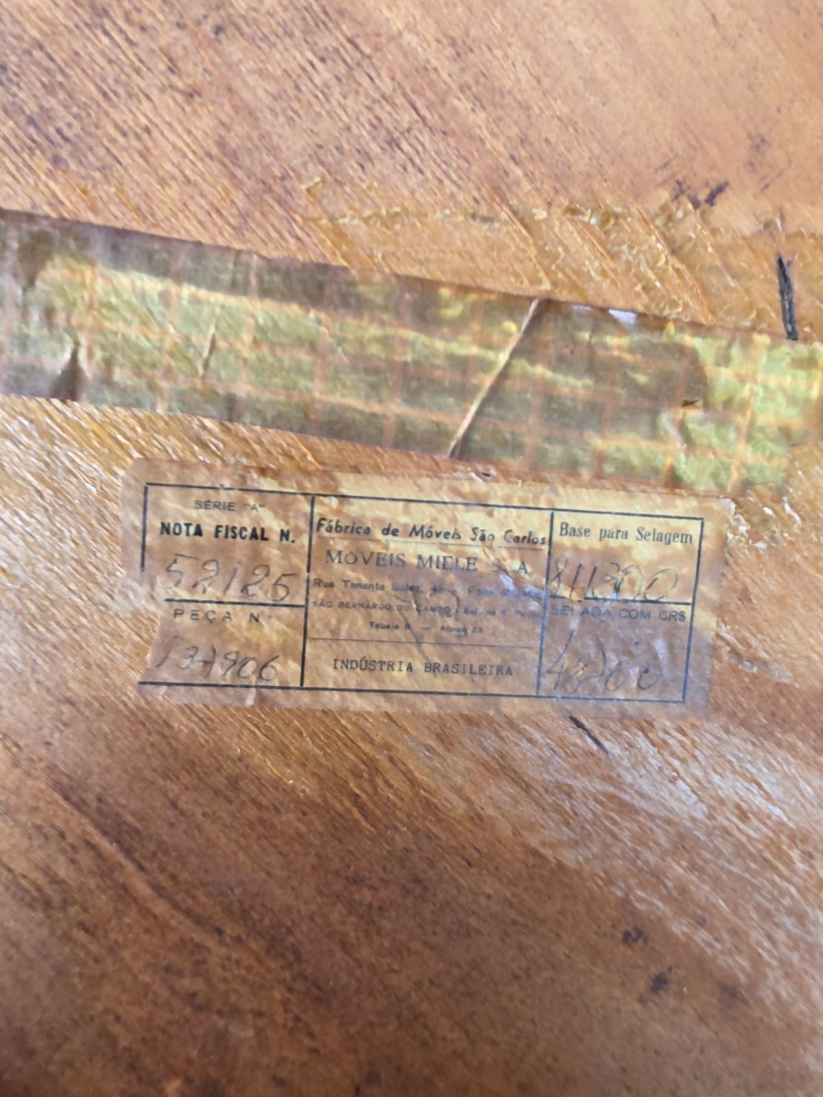 Autêntica escrivaninha da Móveis Miele