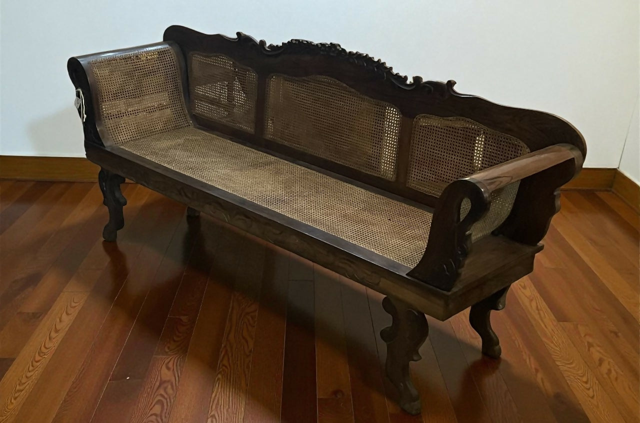 MARQUESA ANTIGA EM MADEIRA NOBRE