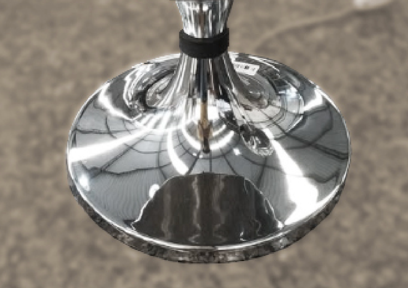 Luminária abajur Mid Century em metal cromado e vidro 