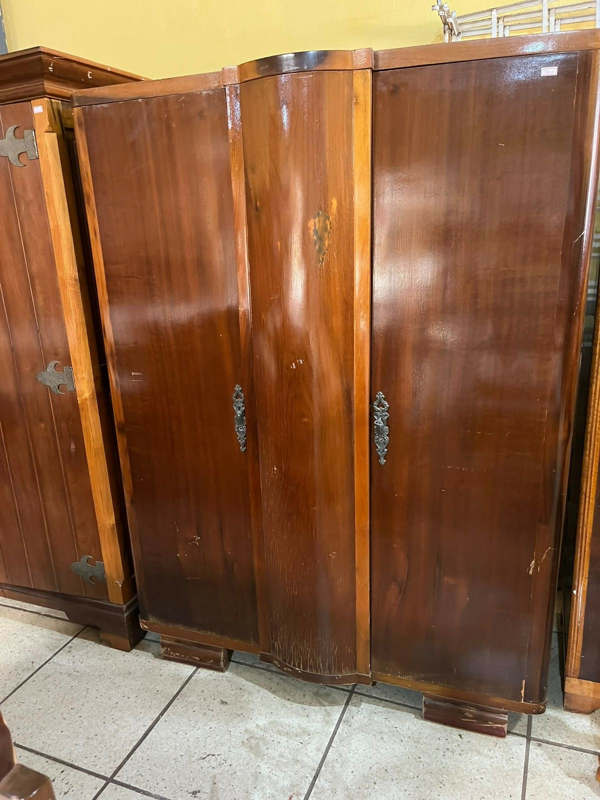 GUARDA ROUPAS / ARMÁRIO ANTIGO EM MADEIRA