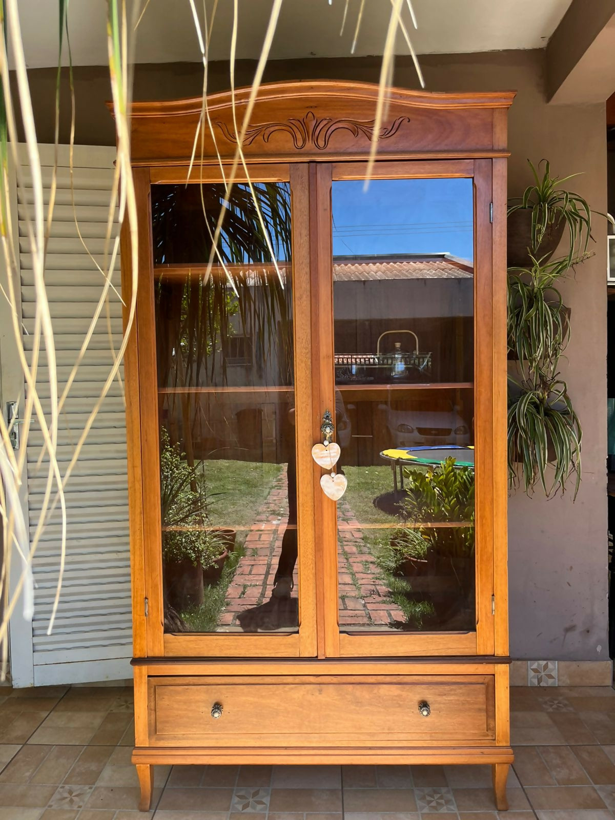 Armário / Cristaleira madeira anos 50 com etiqueta autencidade!