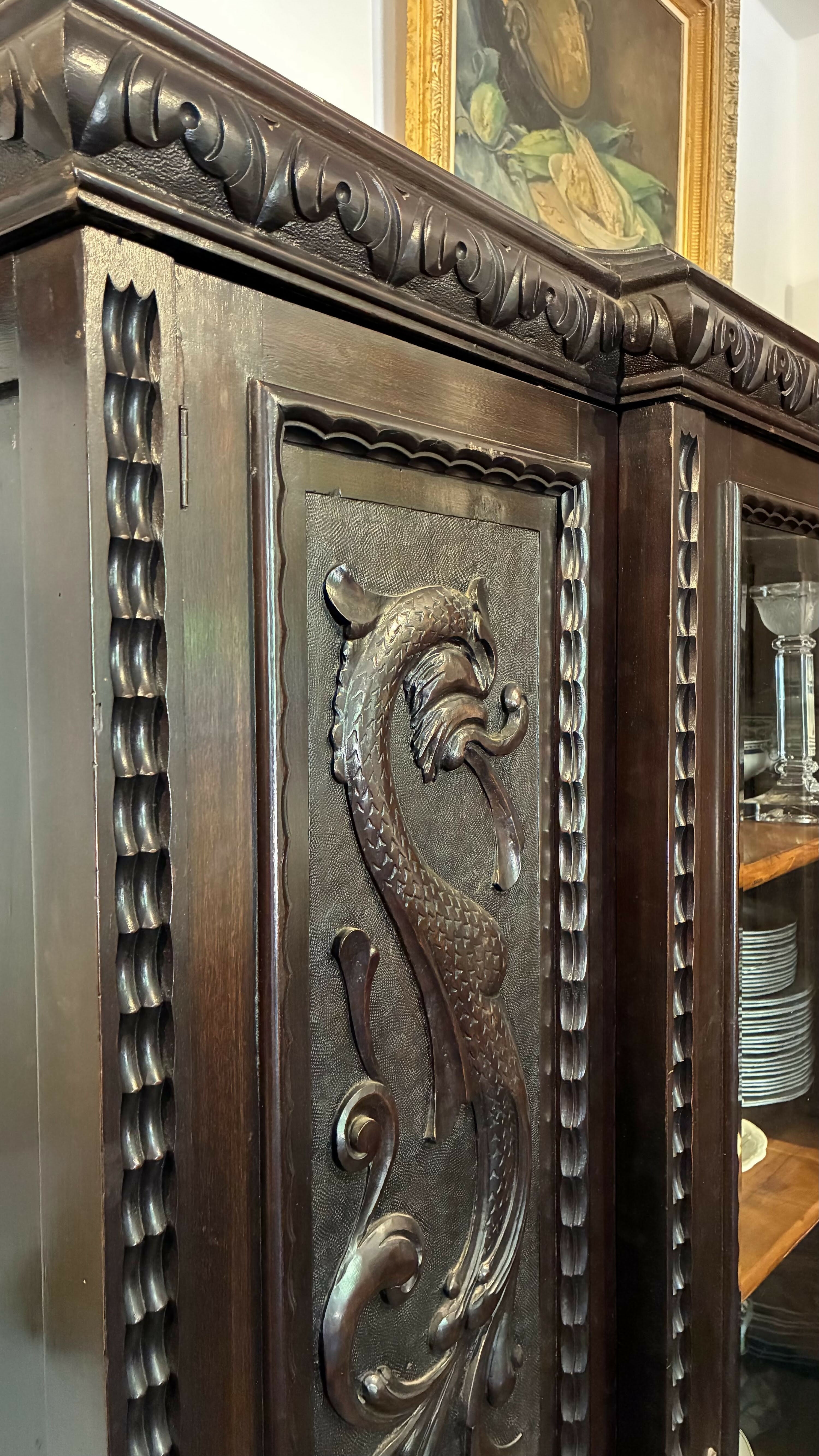 Livreiro Antigo em Madeira