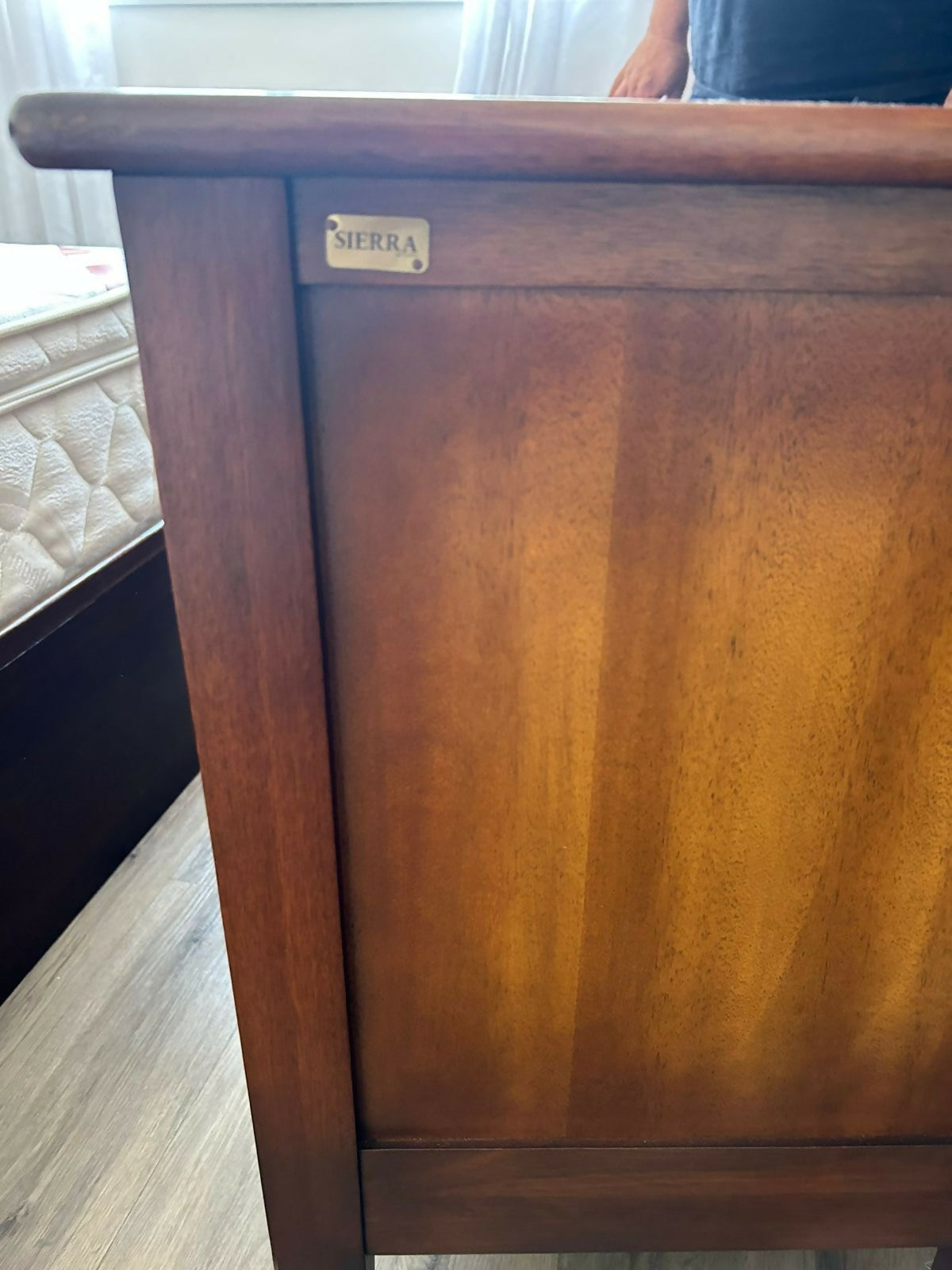 SIERRA - Arca Riga / Buffet de Madeira