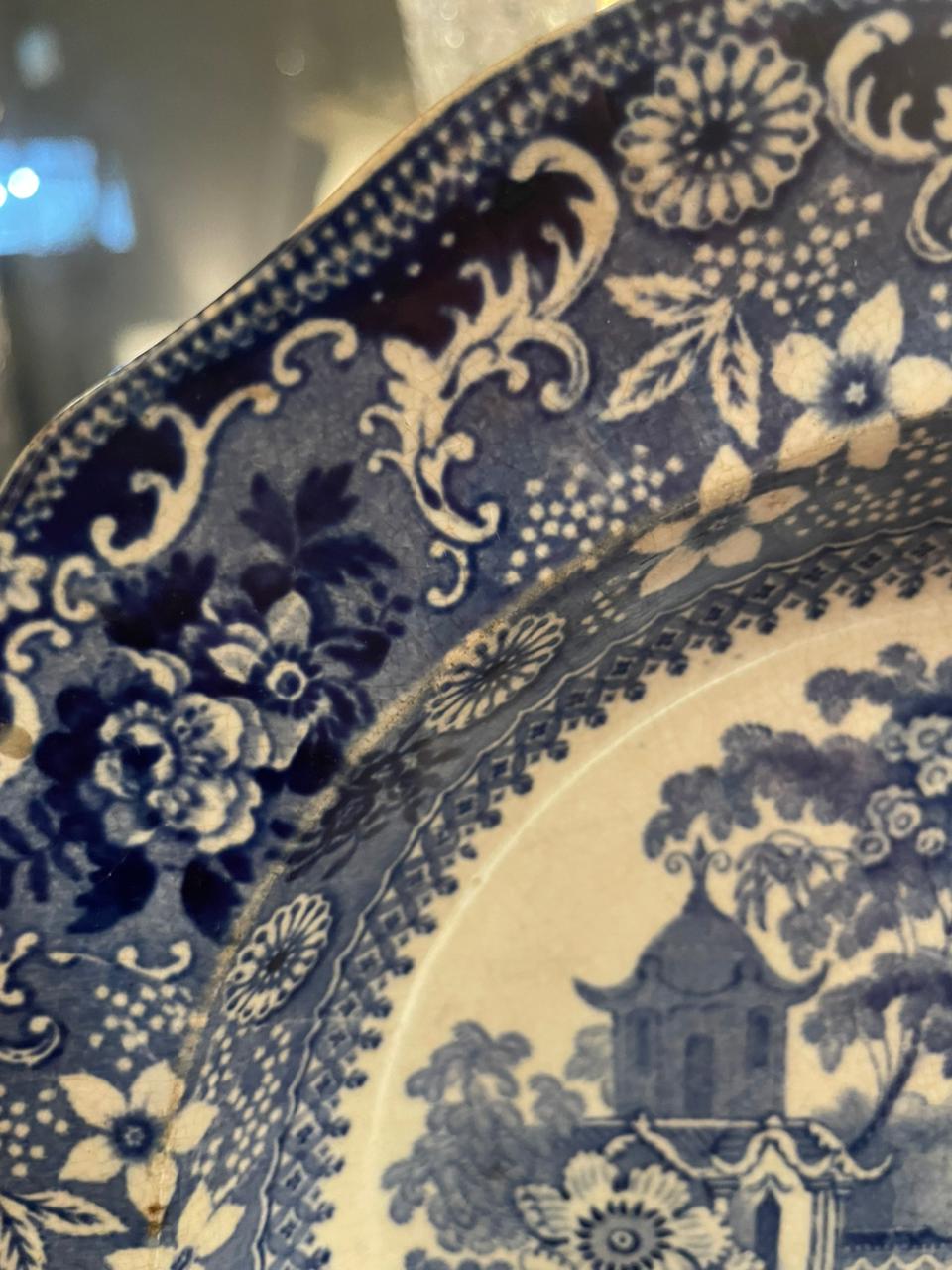 Prato Inglês Davenport séc XIX em faiança azul e branca 