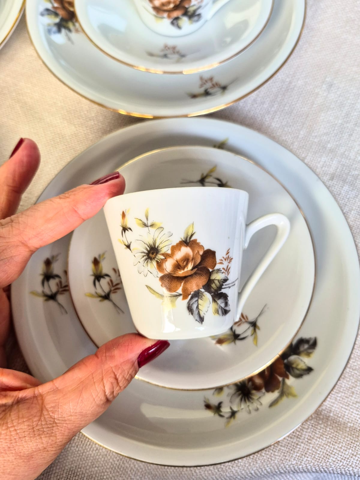 Conjunto de 6 trios para café (🫠) em porcelana vintage húngara Alfoldi. Perfeitos e lindos!