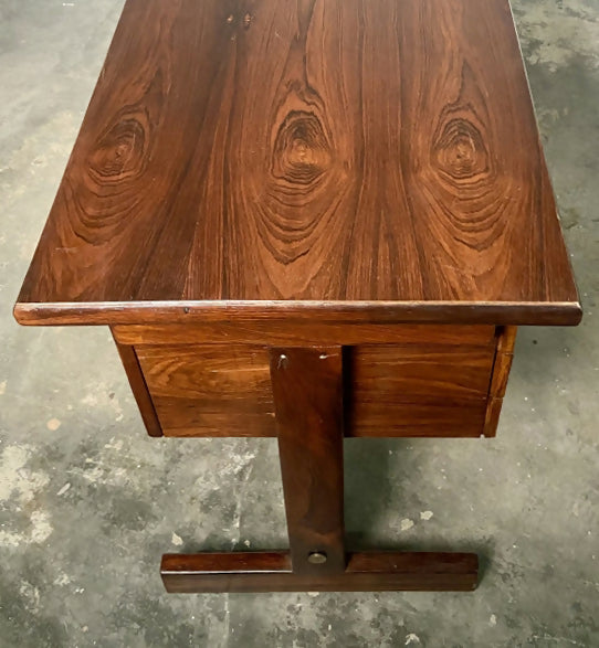 Escrivaninha modelo “Clara”, Sergio Rodrigues