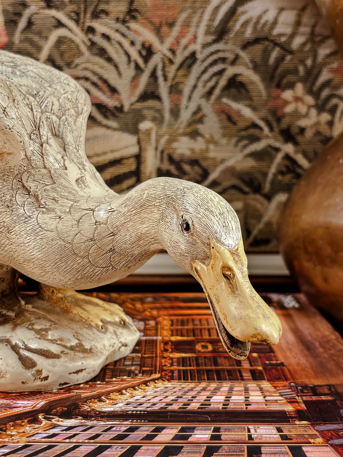 Pato Decorativo em Resina Mineral