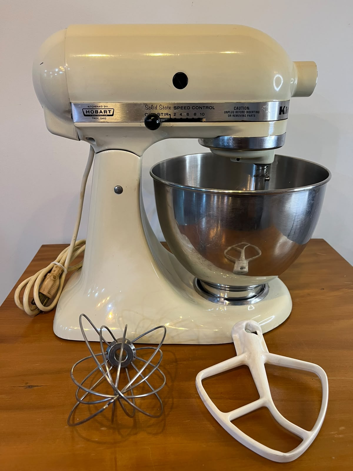 Batedeira Planetária Vintage KitchenAid Hobart K45SS – EUA – Décadas de 1970/80