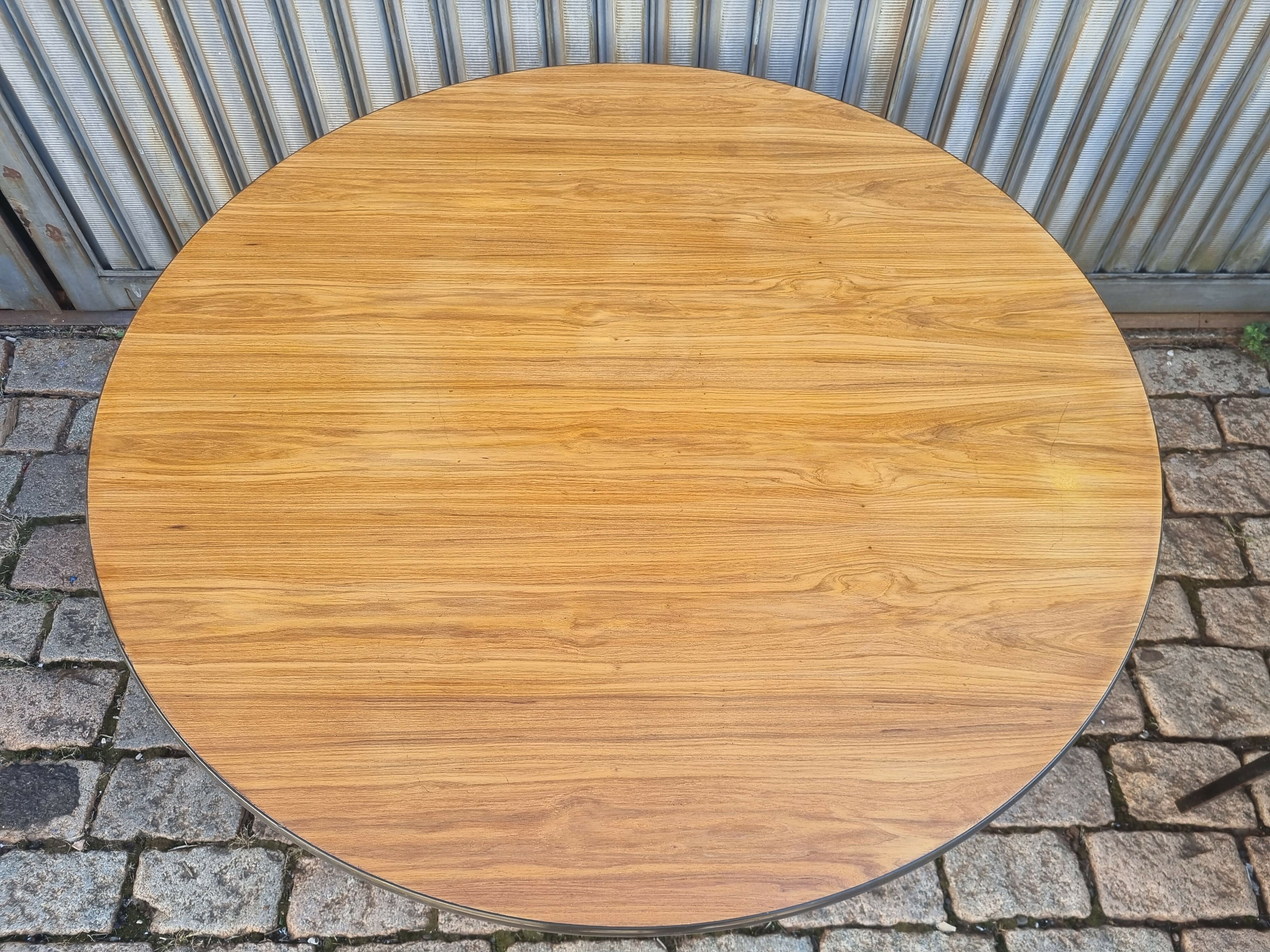 Mesa De Jantar Charles Eames