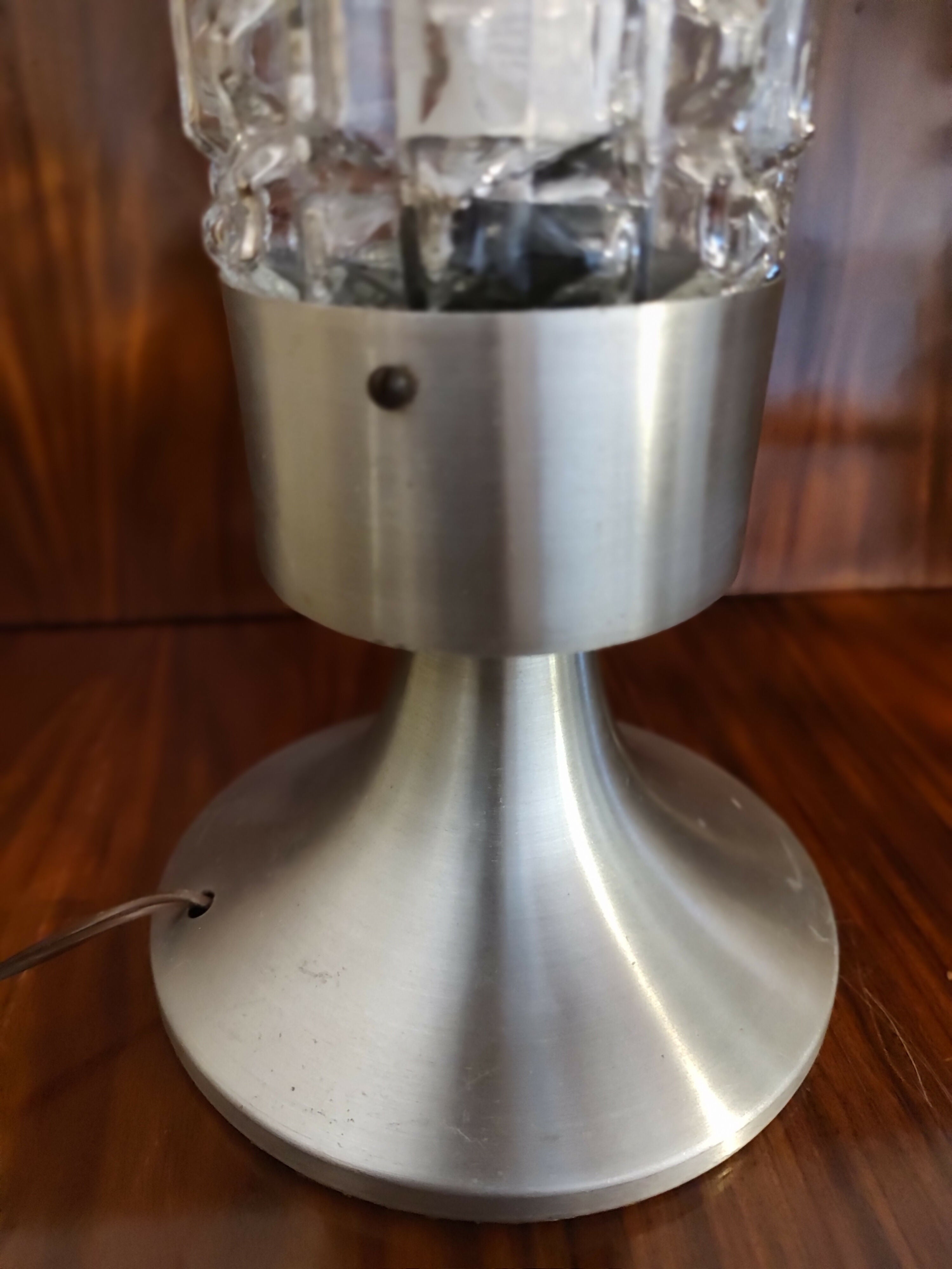 Abajur / Luminária Antiga Mid Century em vidro texturizado e base em metal - anos 70