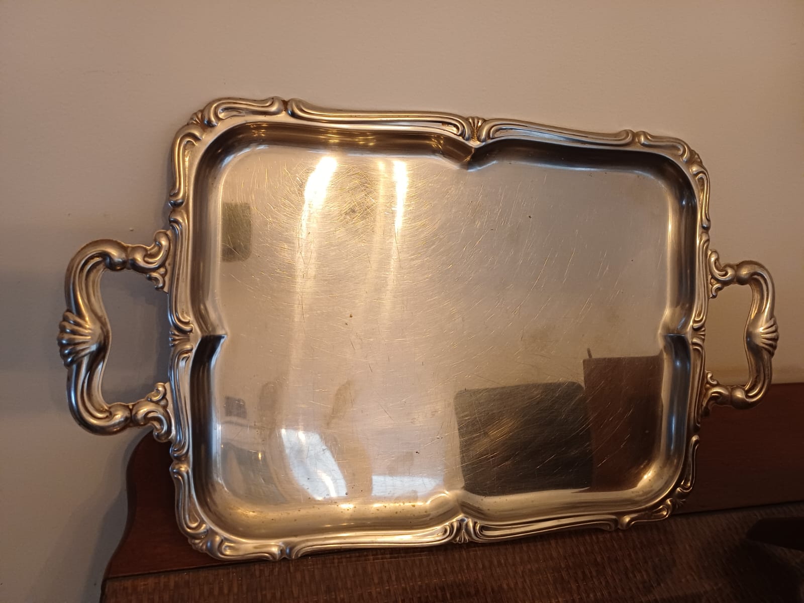 Bandeja Retangular Antiga de Servir com Alças Trabalhadas - Estilo Clássico Vintage (52cm)