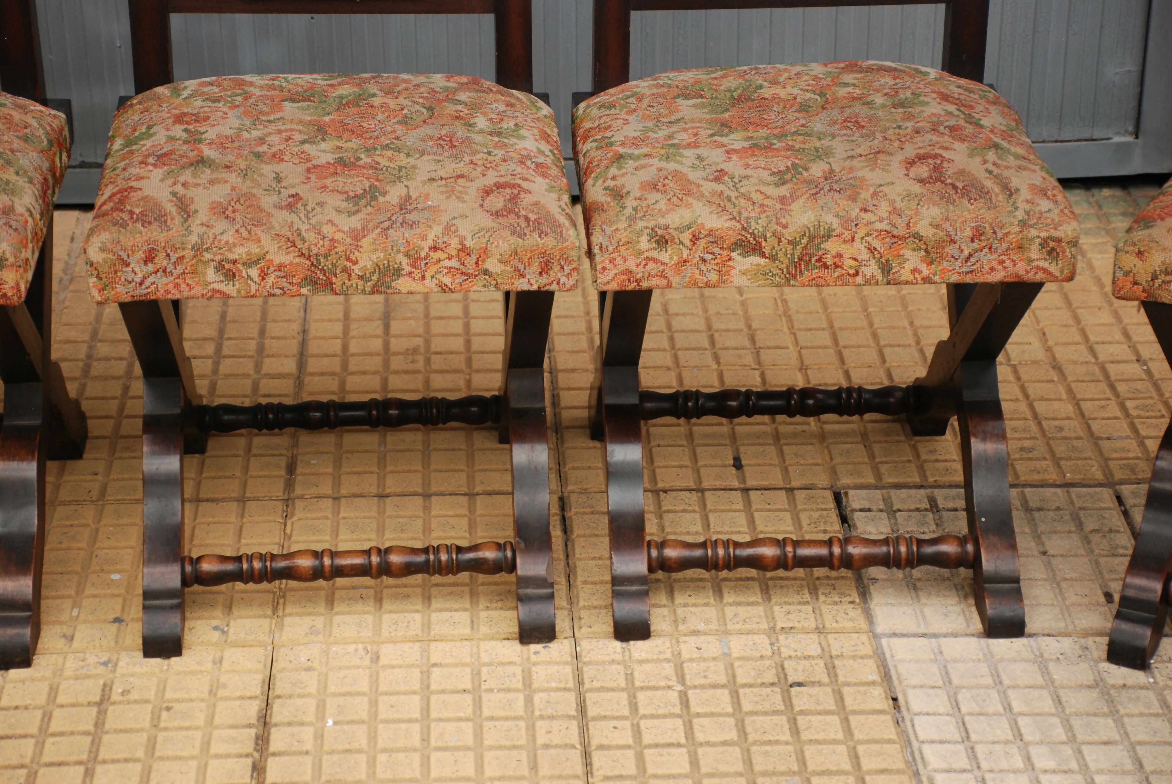 mesa jantar portuguesa anos 60 , 8 cadeiras , , 2 gavetas 2,00 x 1,00 x 80