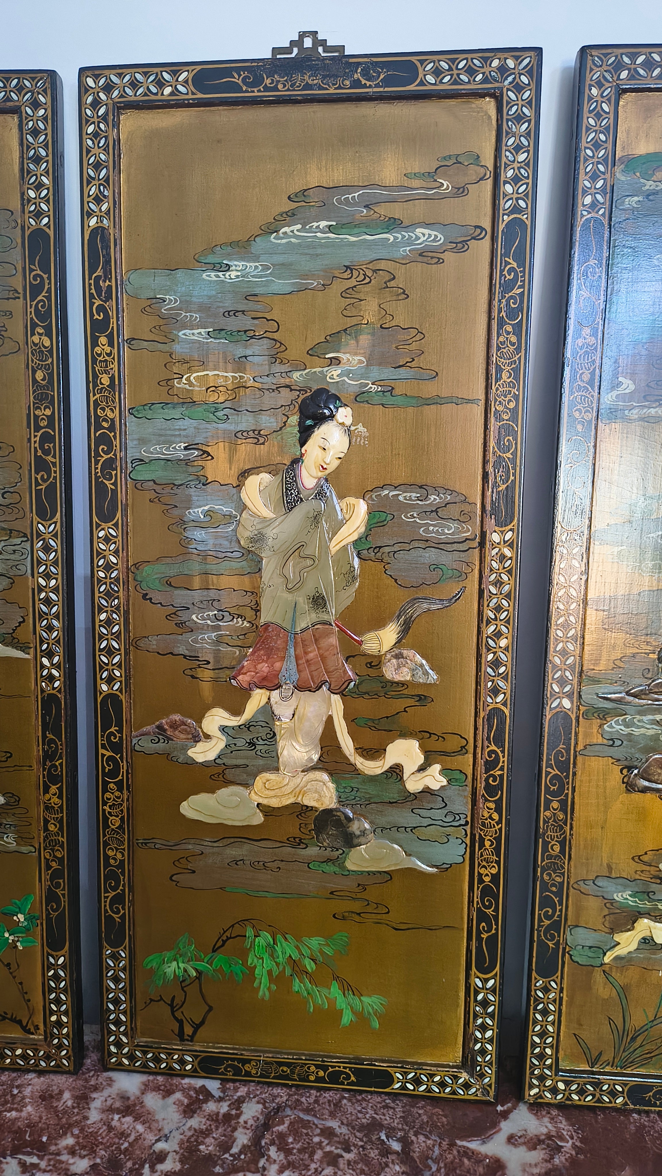Antigo Conjunto de painéis Chinoiserie em laca negra pintada à mão 