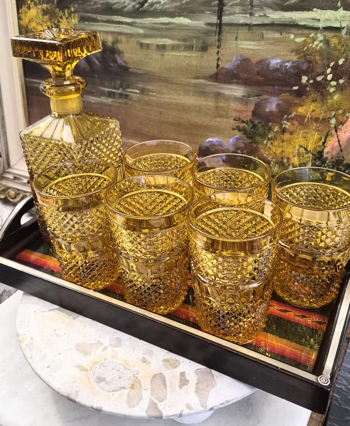  Conjunto de licoreira e copos em vidrão vintage,  anos 60, âmbar,  lindíssimo,  em perfeito estado.  7 peças.