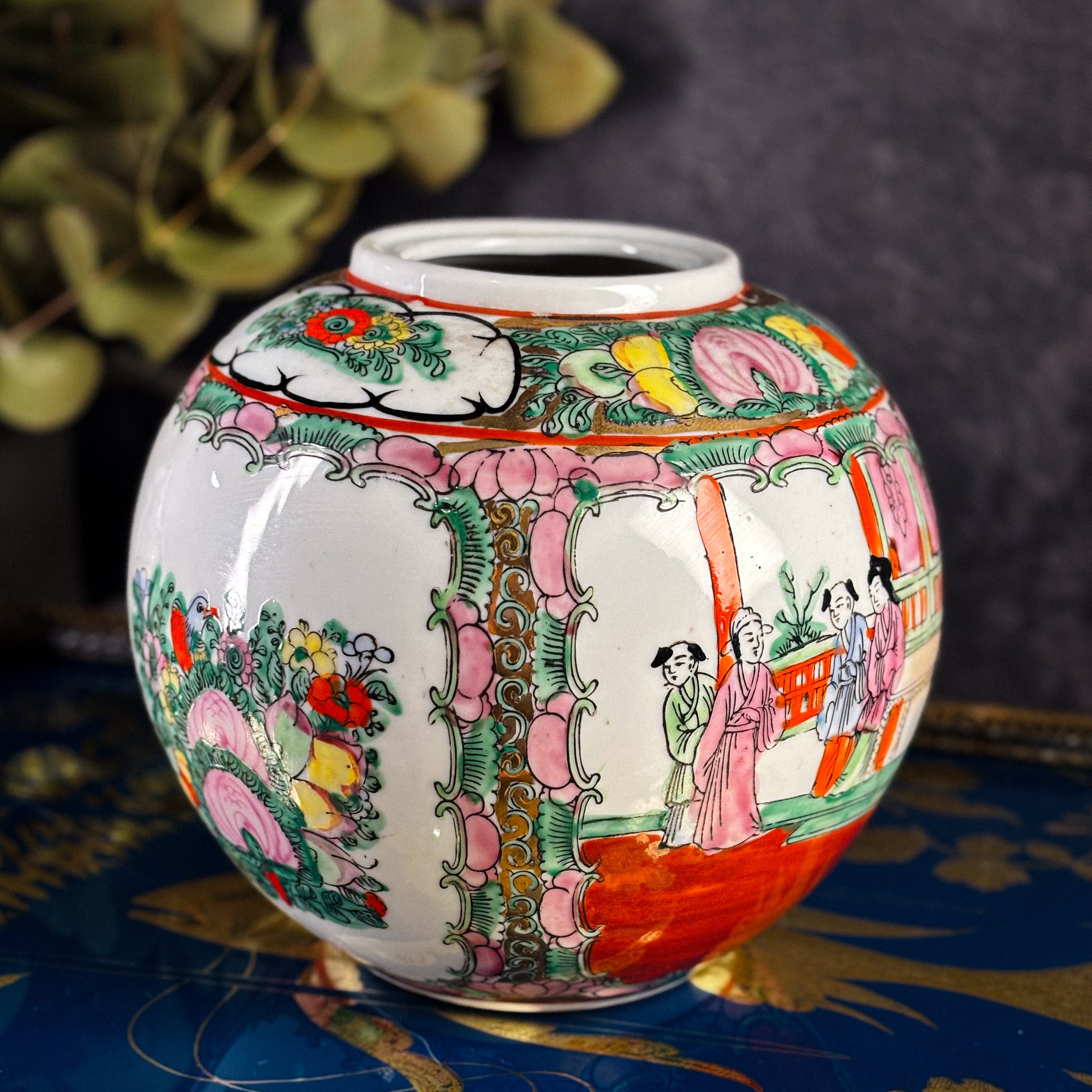 Potiche chinês Família Rosa em porcelana pintada à mão, anos 1970/1990