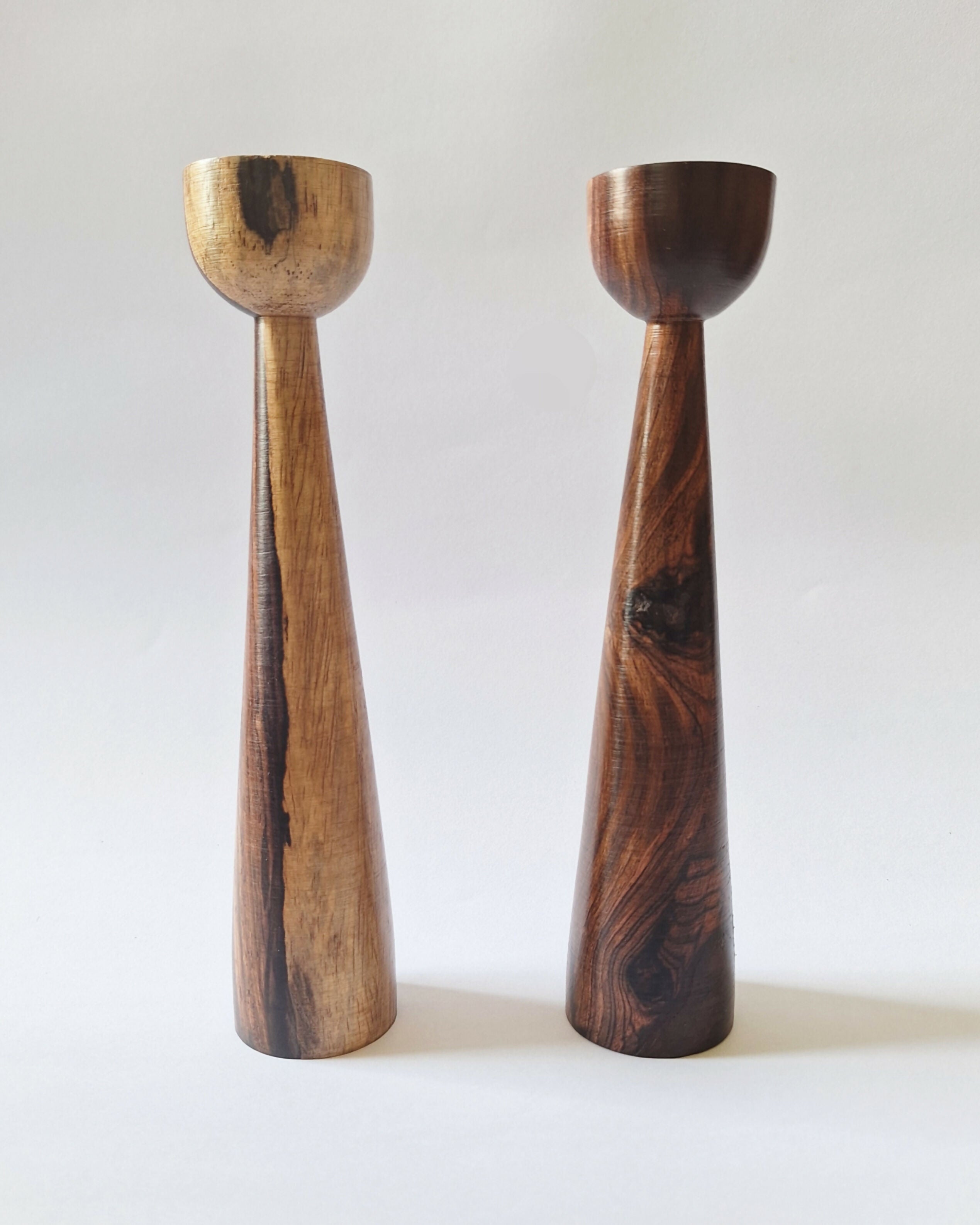 Castiçais em Jacarandá da Bahia (valor do par)