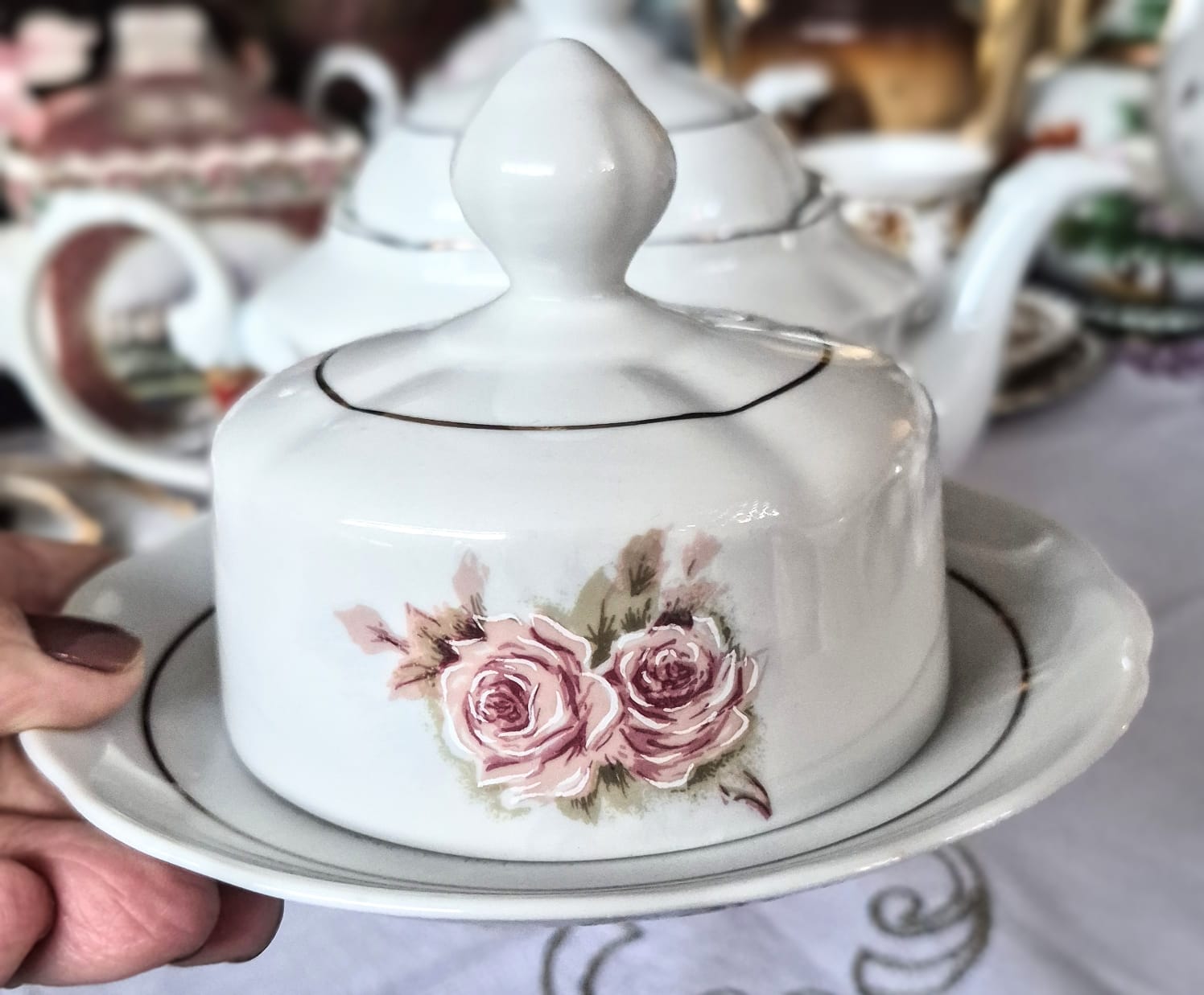 Maravilhoso conjunto para chá em porcelana floral Real. Maravilhoso e impecável! 3 peças.