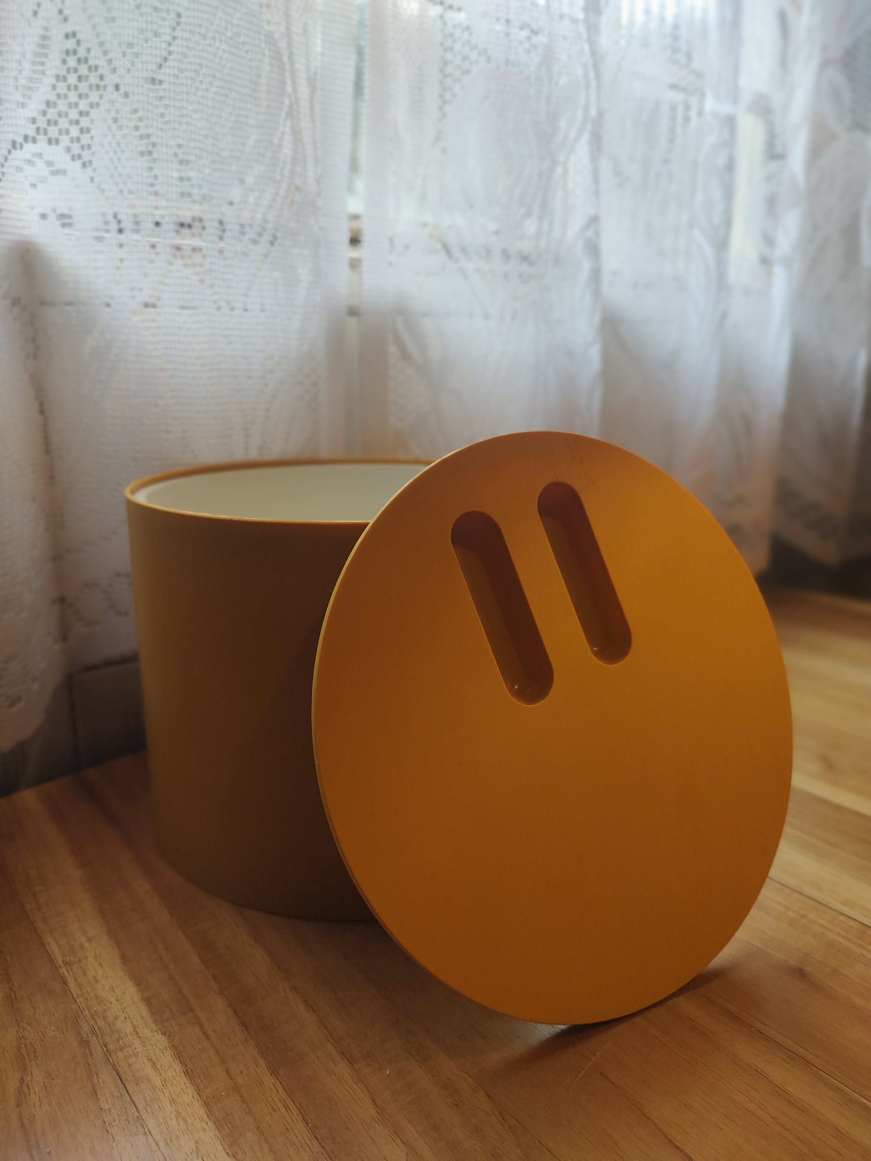 Antigo Balde de Gelo Amarelo da Linha Eva de Jorge Zalszupin (sem pinça)