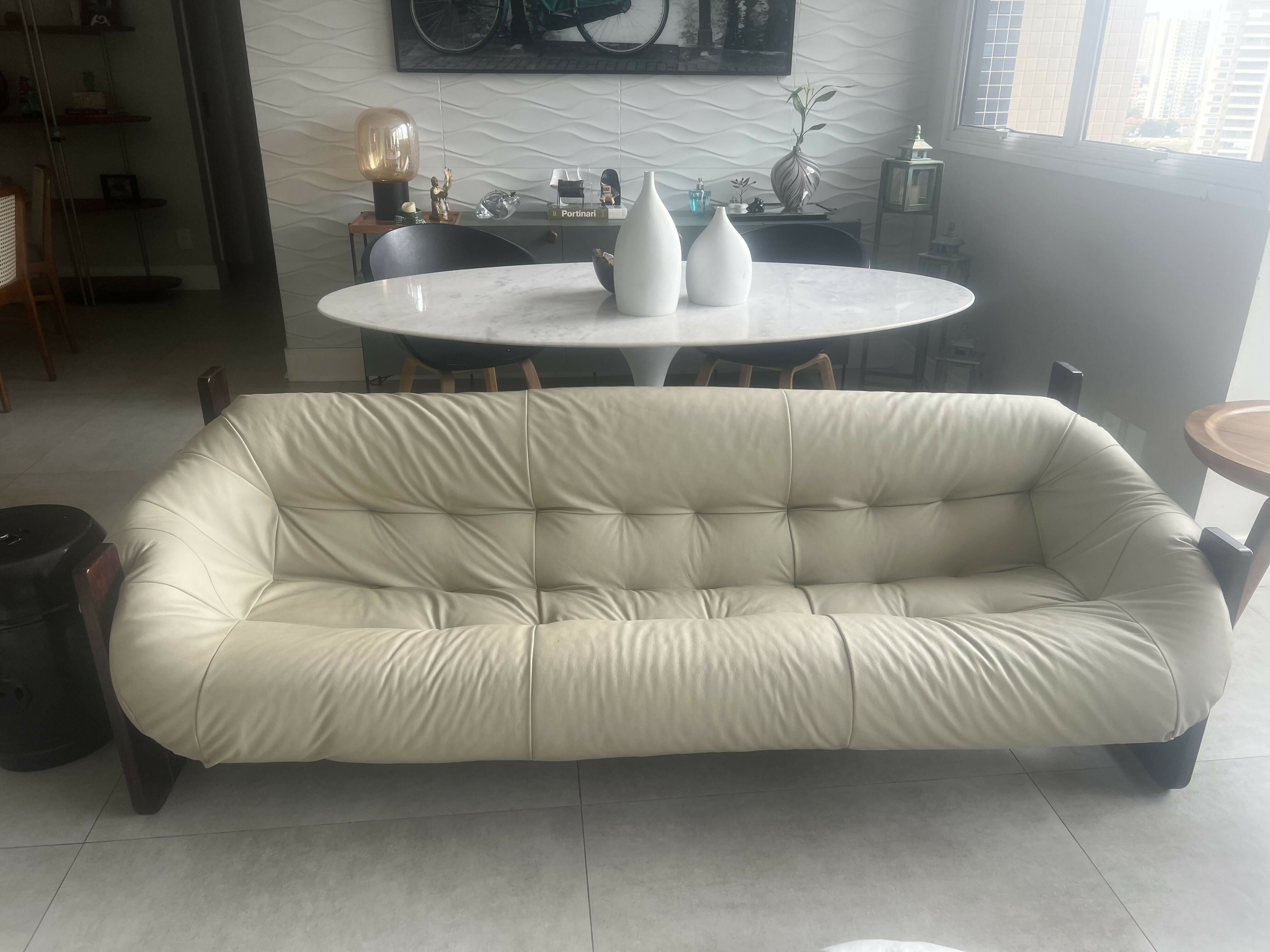 Sofá MP 97 Lafer em couro off White