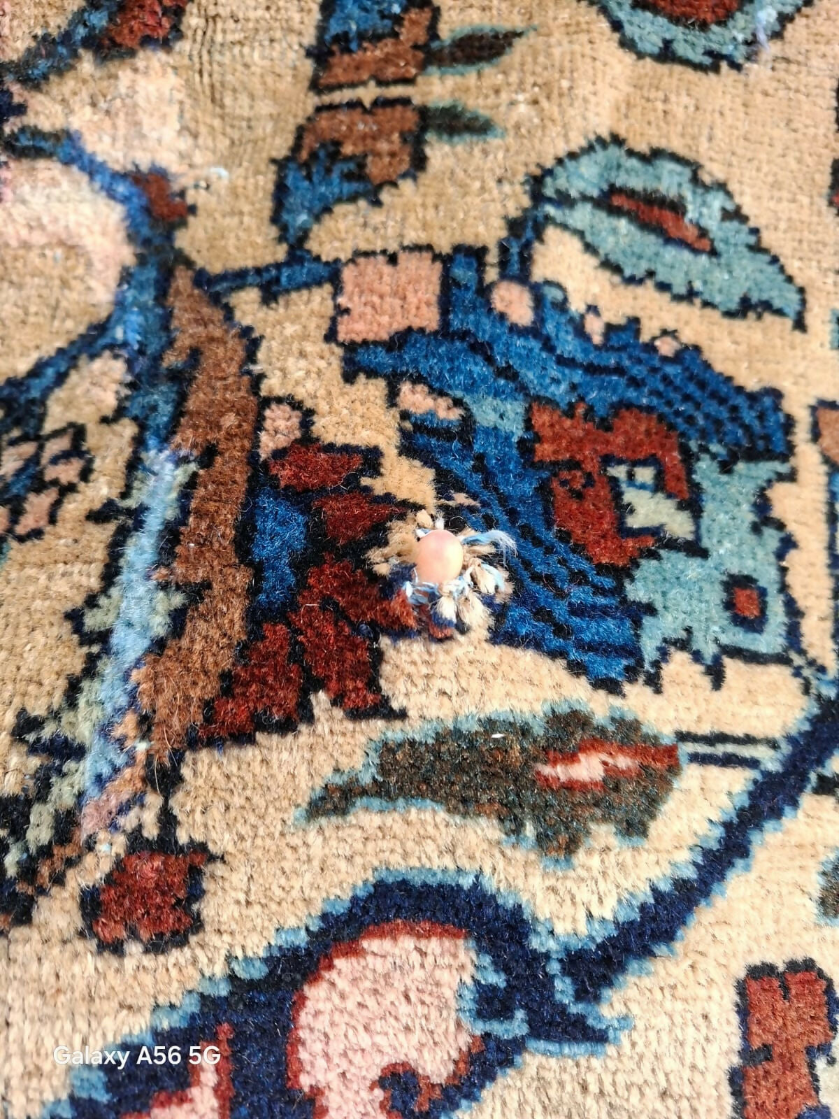 Antigo Tapete Oriental Isfahan em seda e lã