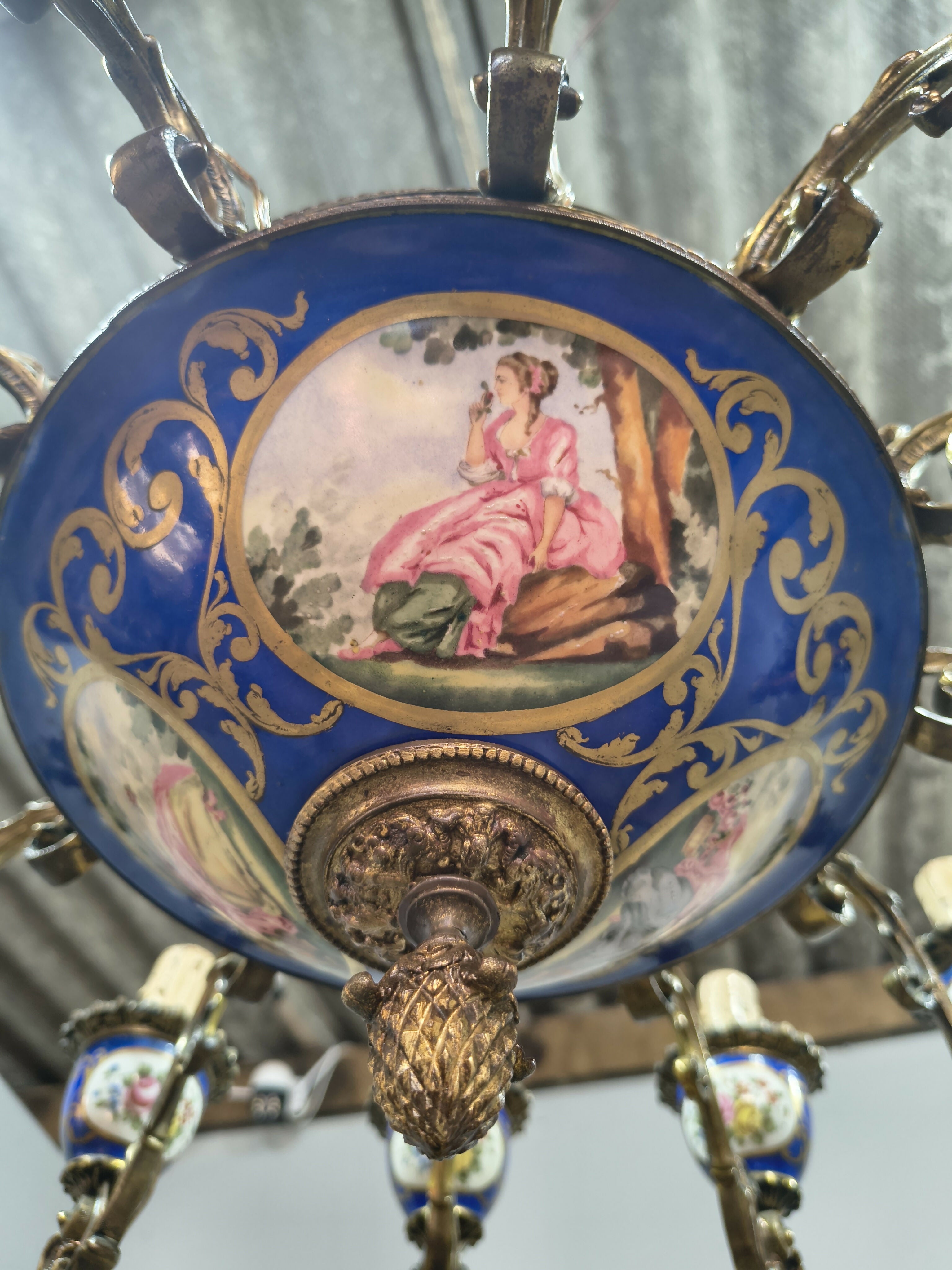 Lustre Francês em Porcelana