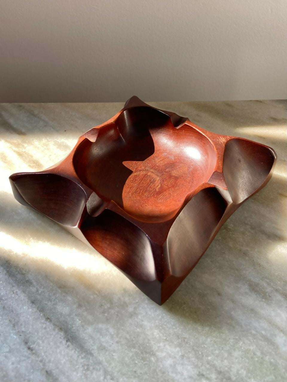 Cinzeiro escultórico em madeira (DMCPS_076)