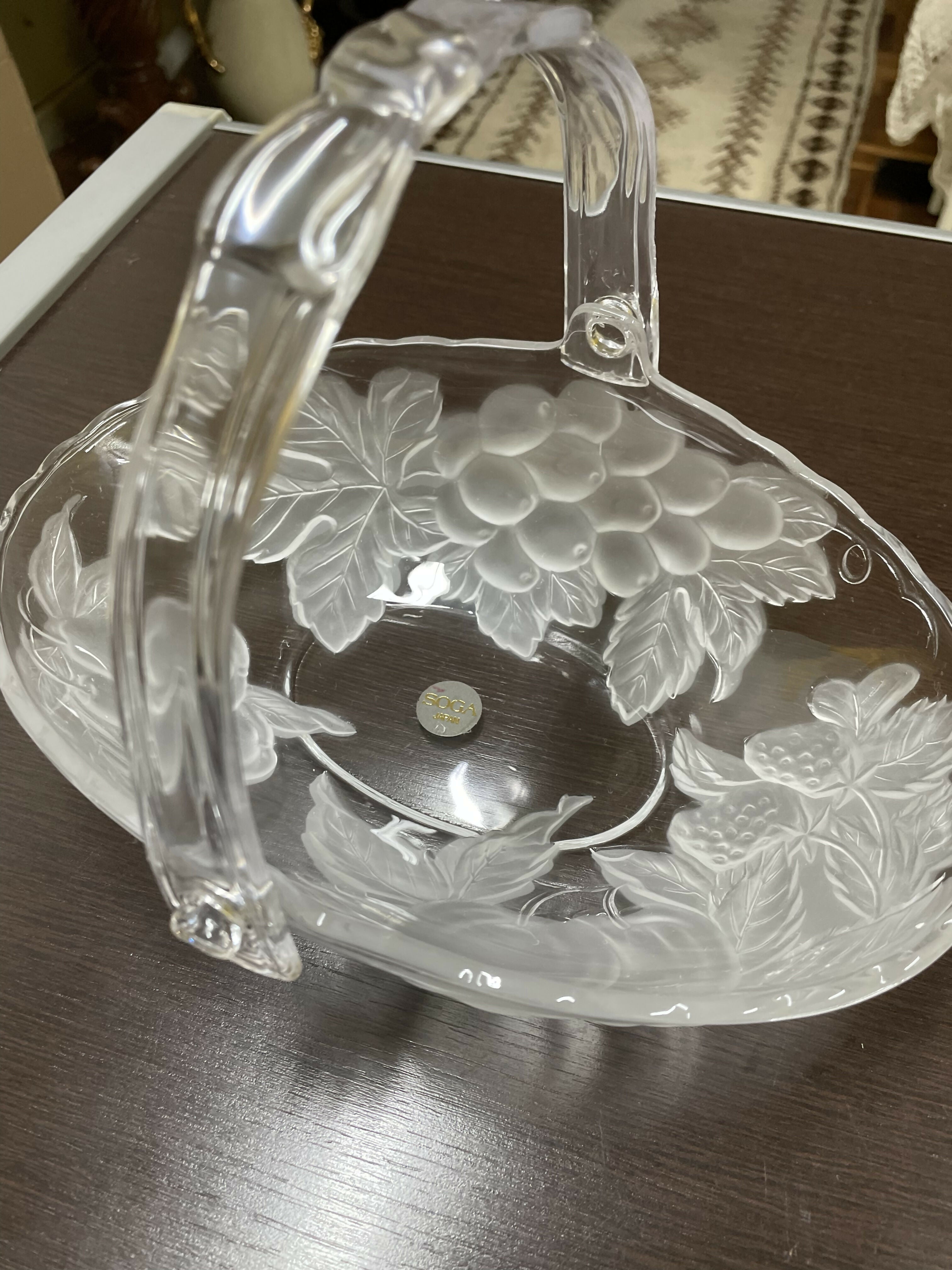 Fruteira lapidada com alça