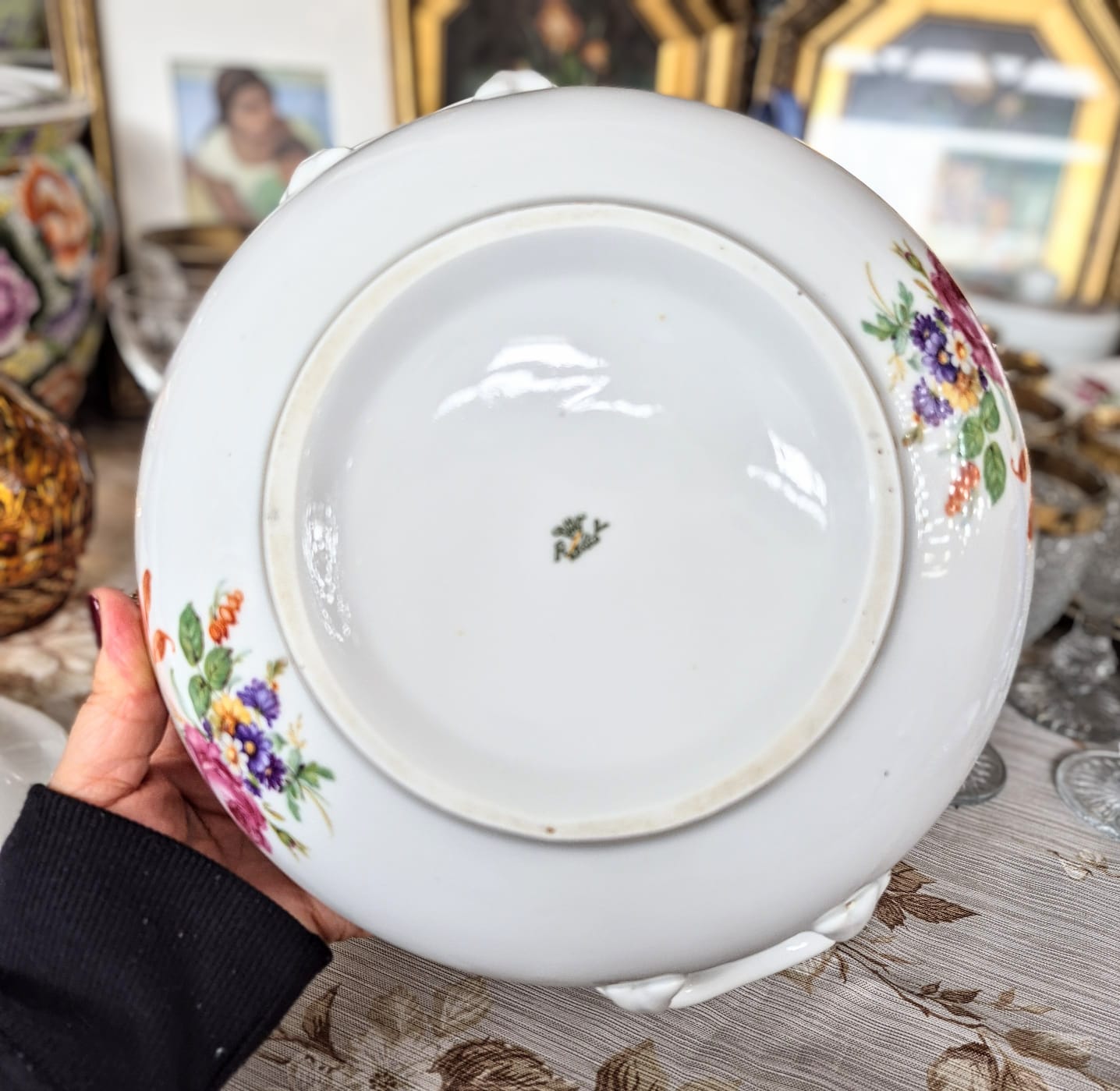 Sopeira em porcelana vintage Real com decoração floral.  Linda e em perfeito estado!