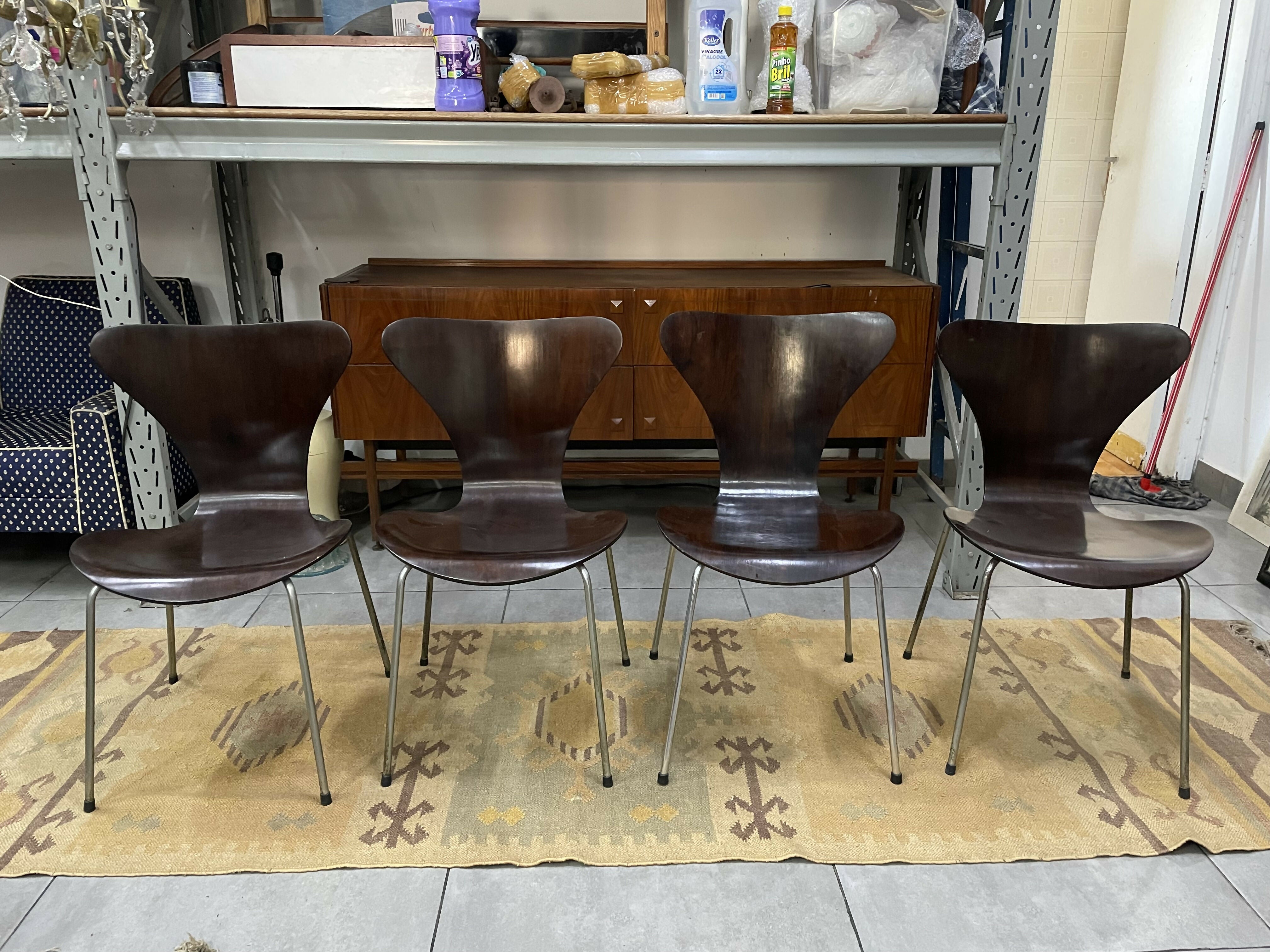 Jogo de 4 Cadeiras Formiga Anos 60 em Jacaranda