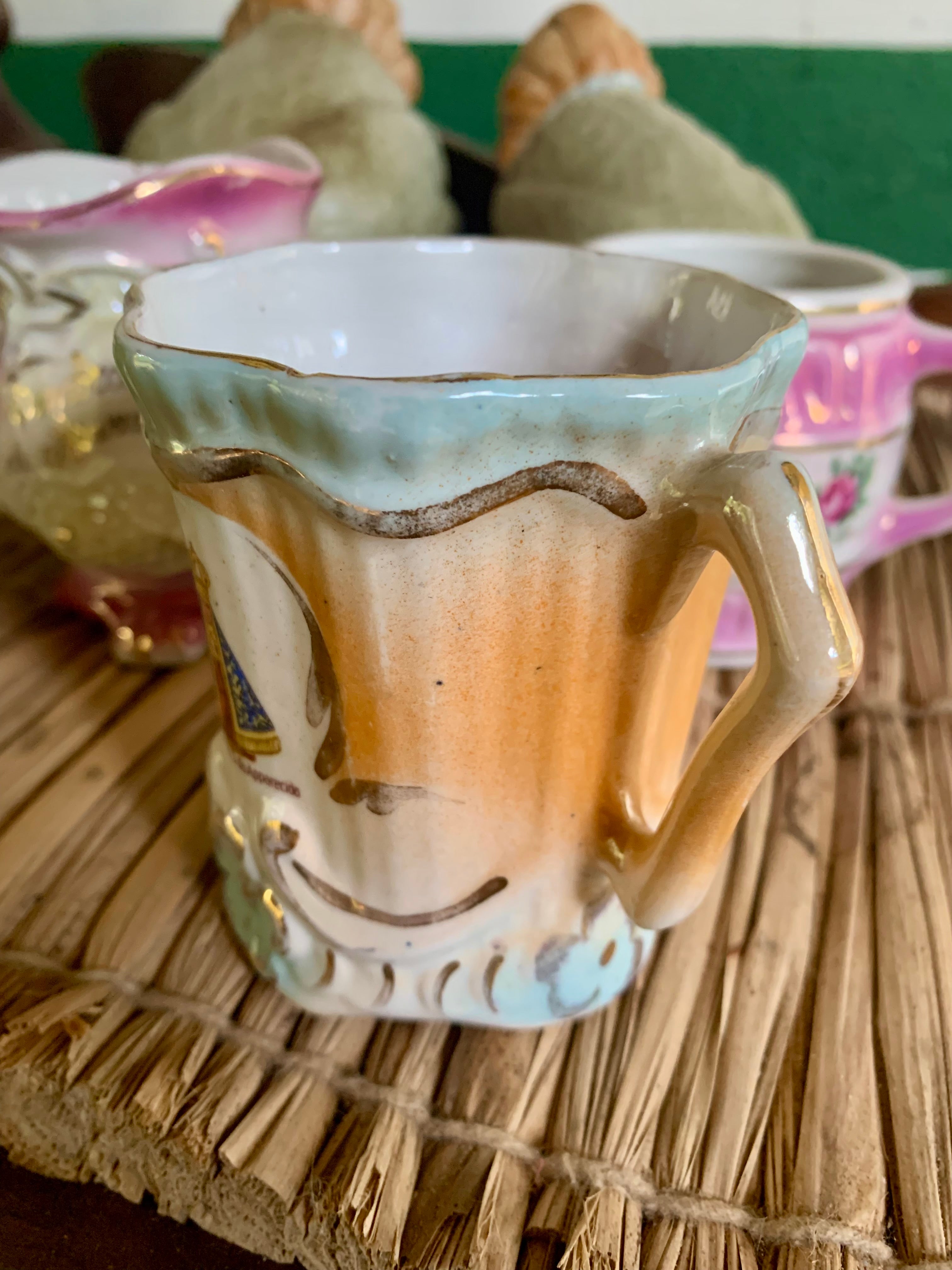 Canecas antigas em porcelana Nossa Senhora Aparecida (valor unitário) 