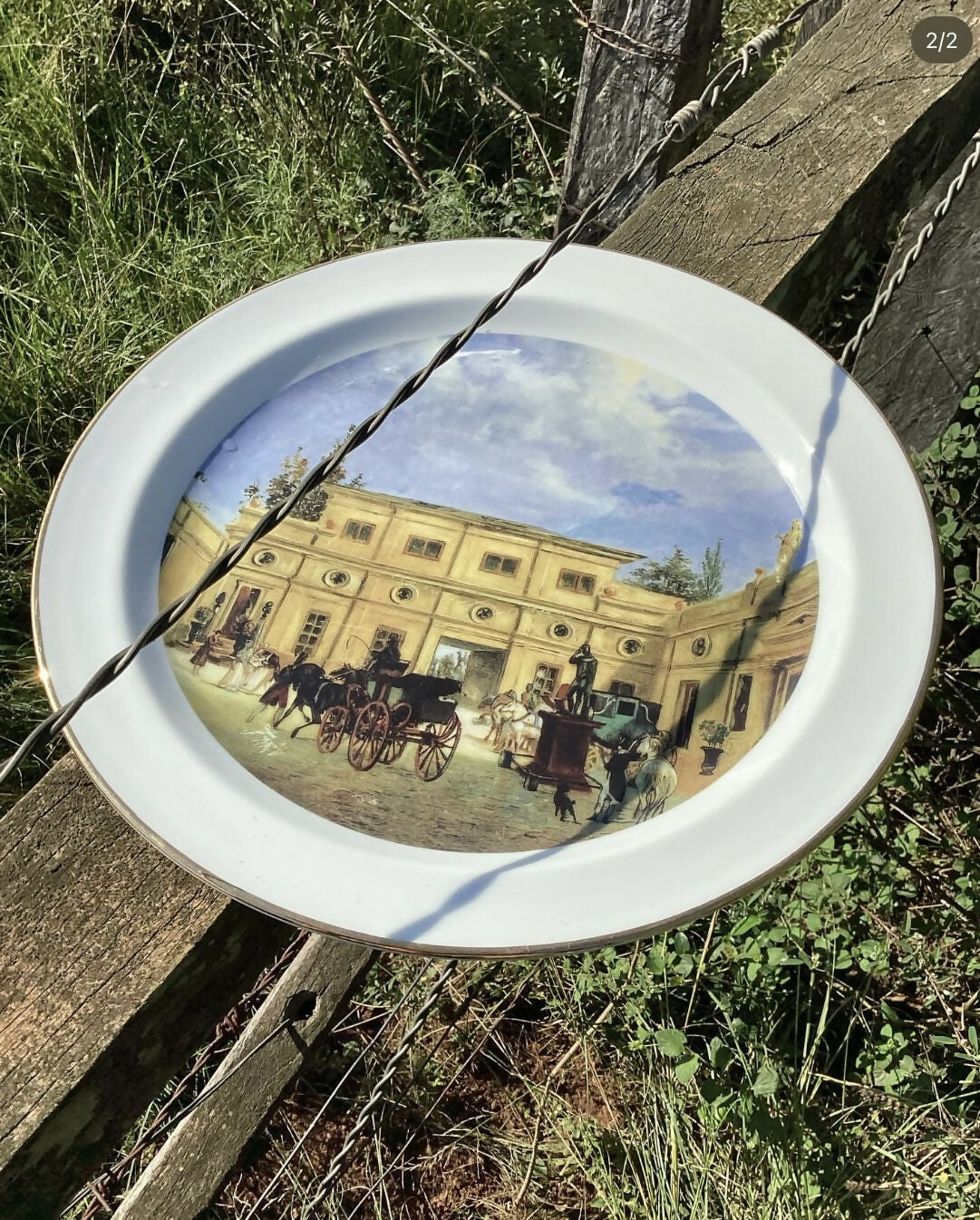 Mesa posta com preciosos pratos