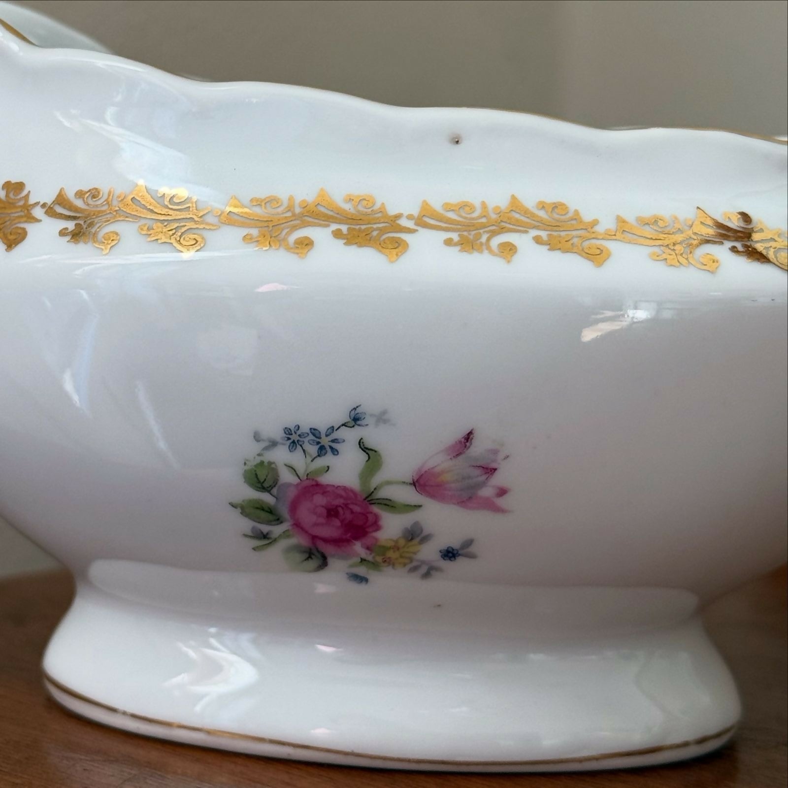 Molheira em Porcelana Steatita com Detalhes Florais