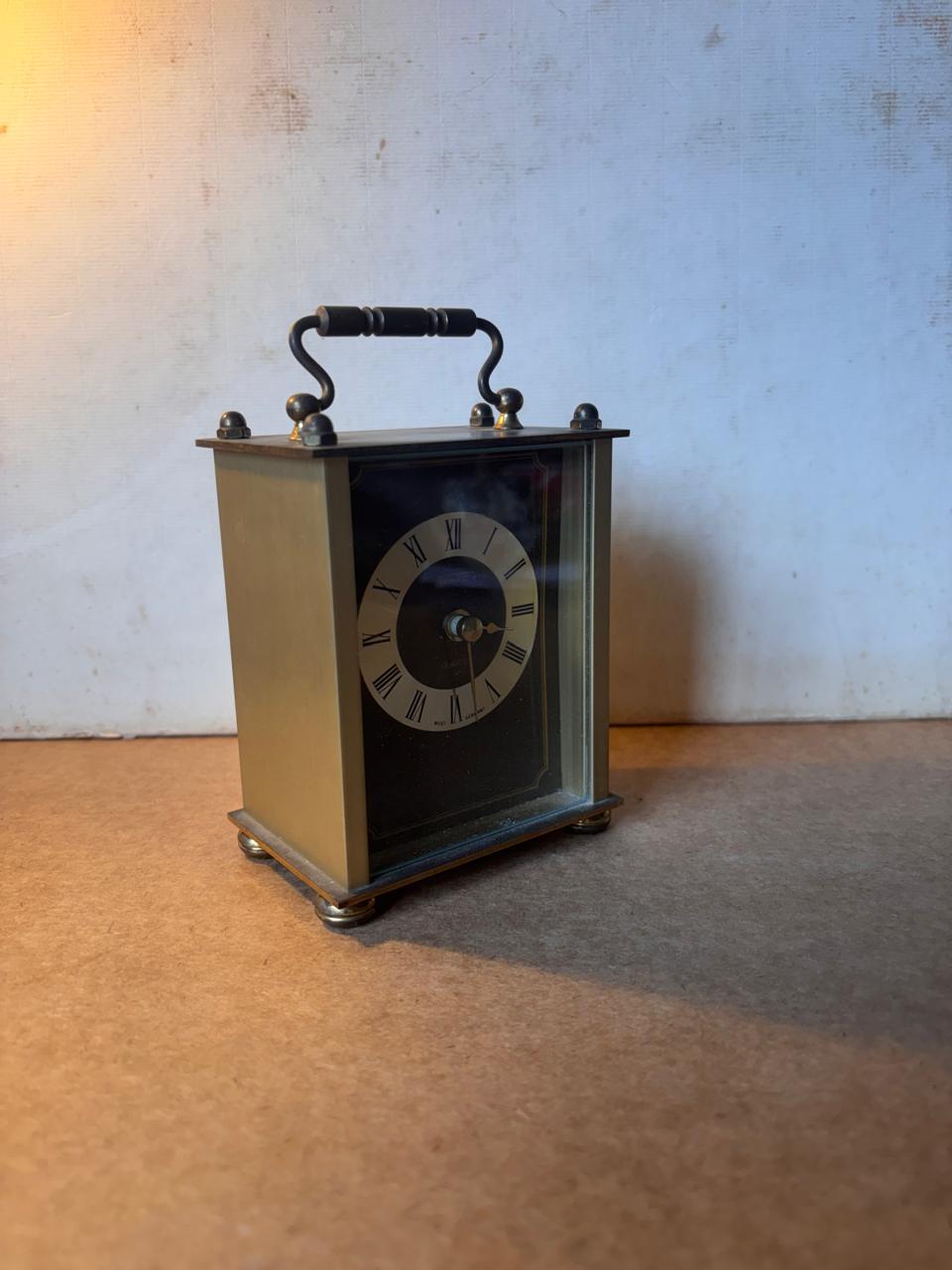 Relógio de mesa Trenkle em metal dourado, Alemanha Ocidental (DMCPS_787)