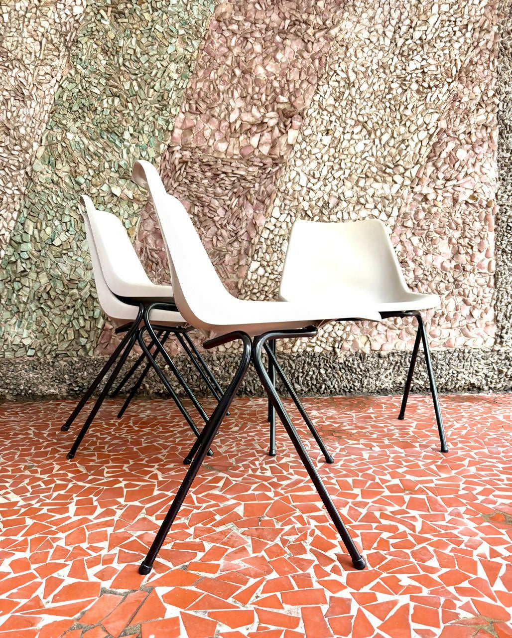 Conjunto cadeiras empilháveis Robin Day L´atelier - 1970 (valor unitário)