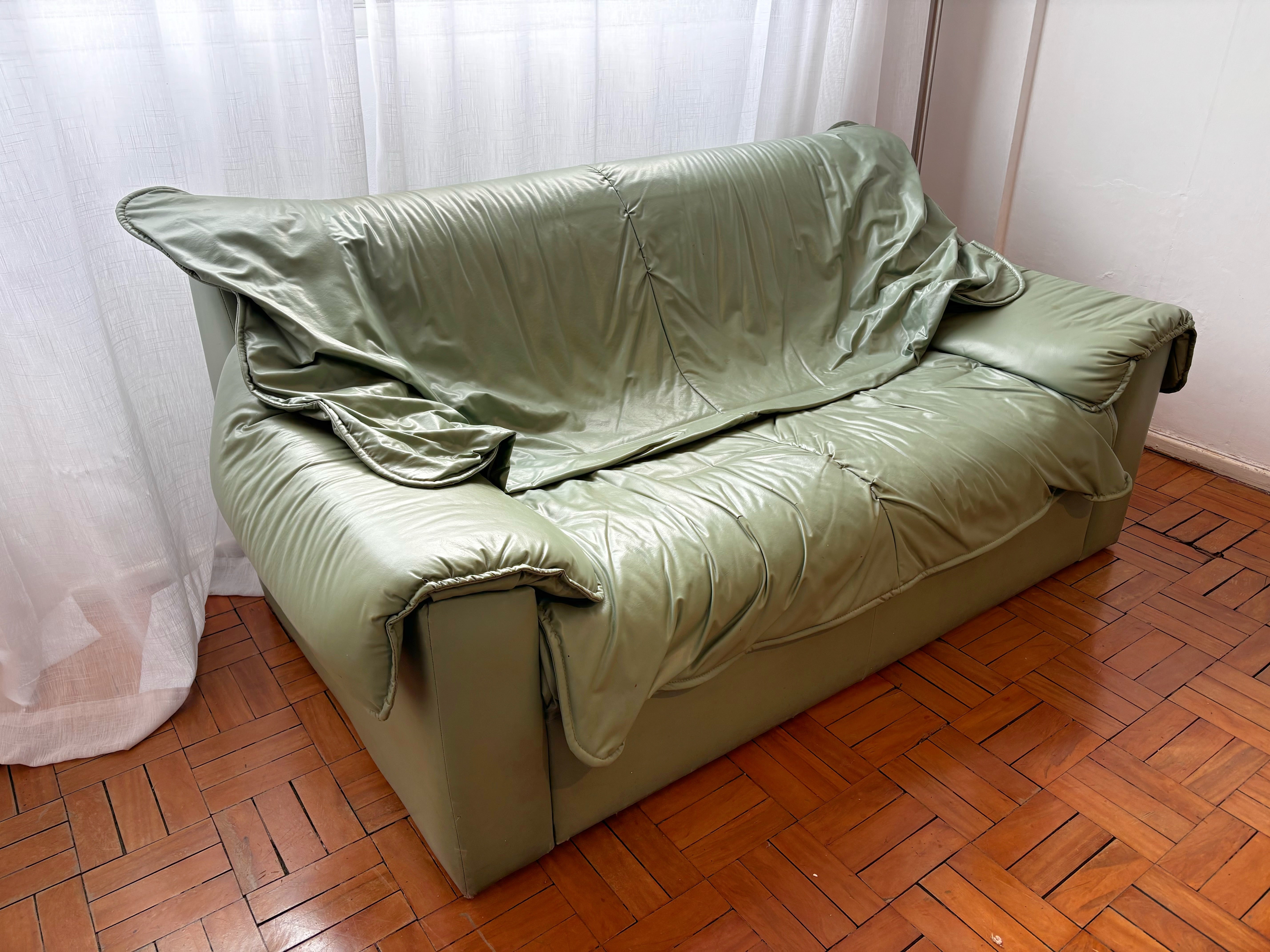 Sofá 2 lugares de design Italiano em couro verde - anos 70