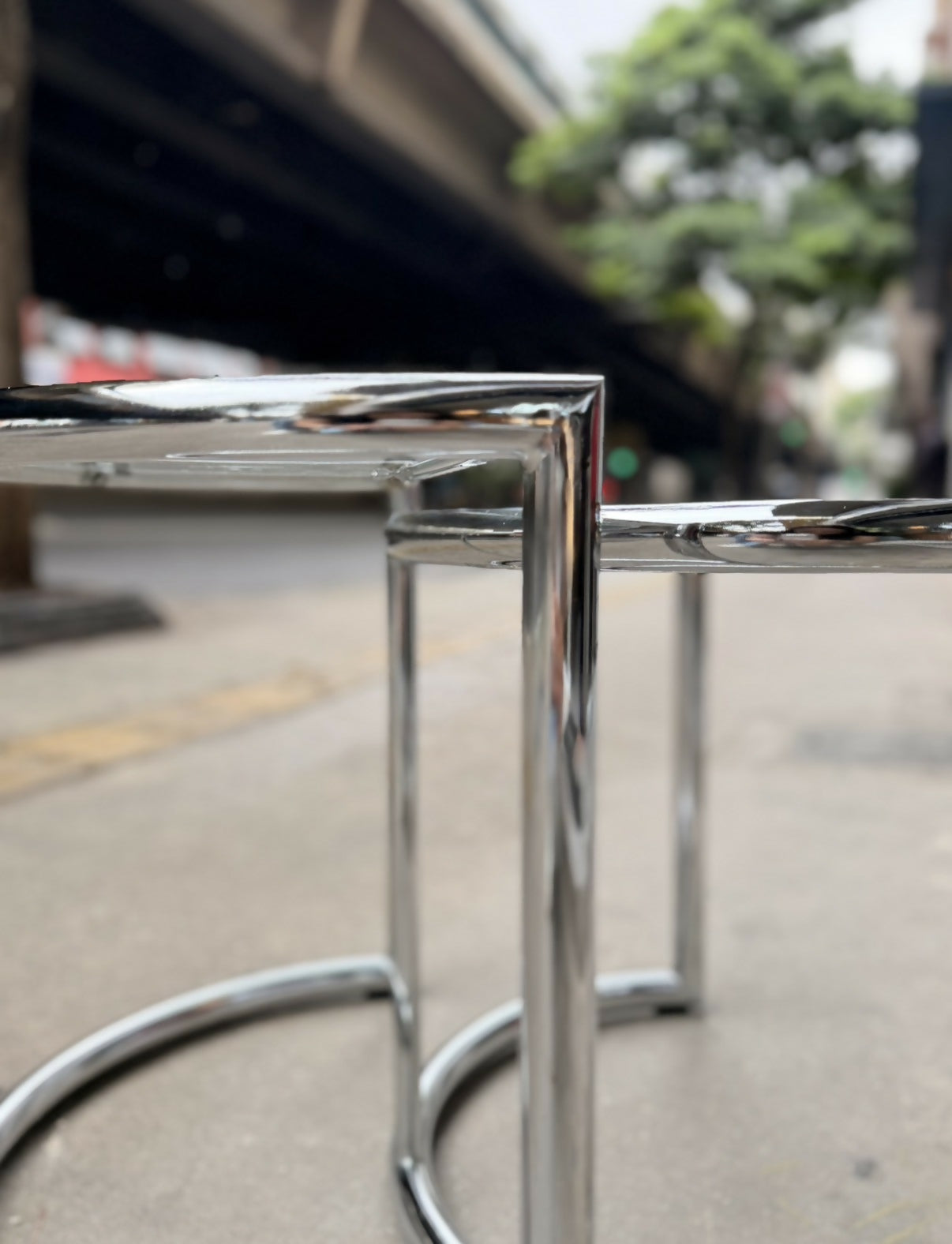 Par de mesinhas em aço inox, anos 70