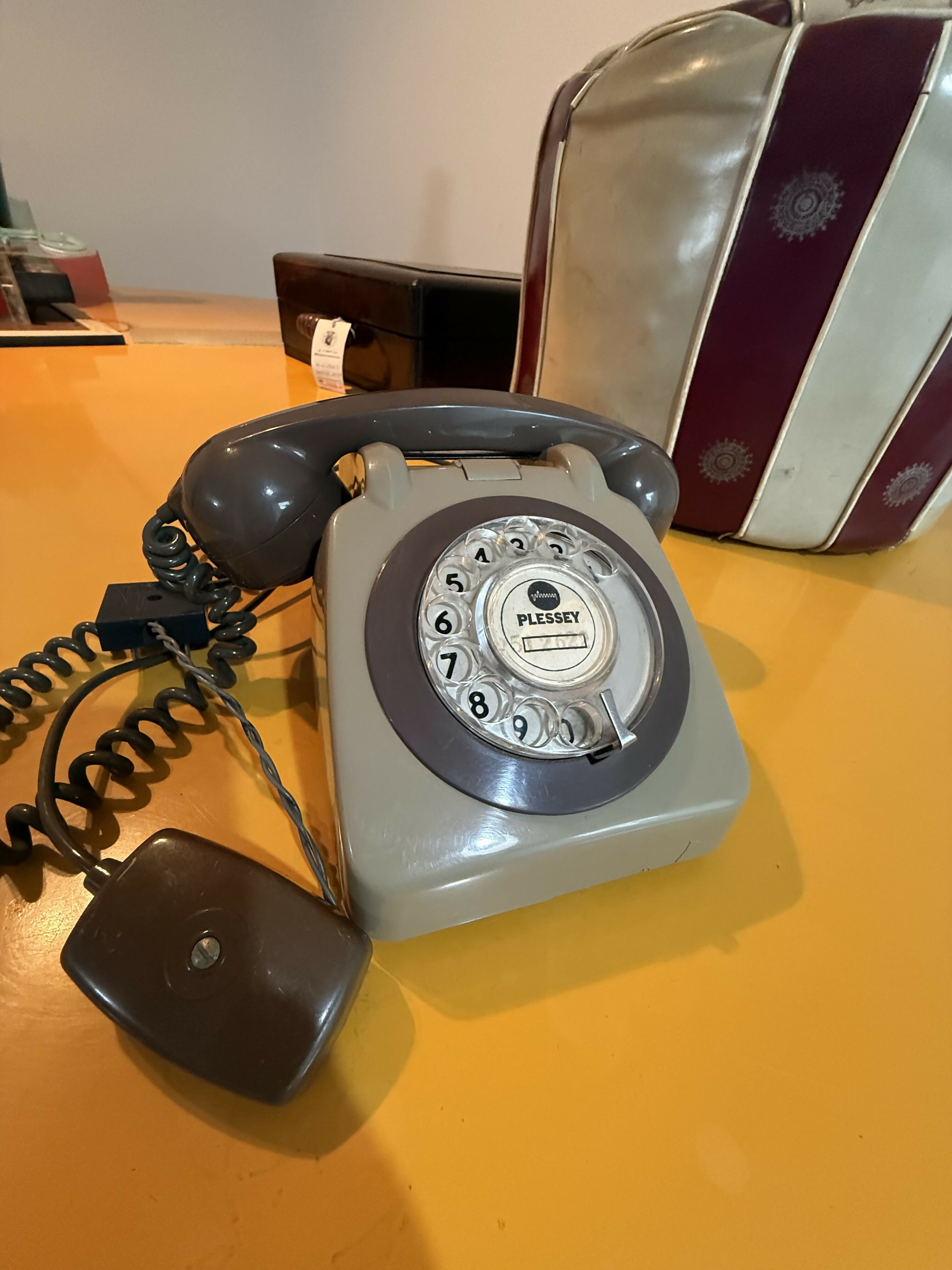 🌟 Telefone Inglês PLESSEY – Década de 1960/70 – Peça Original de Colecionador 🌟
