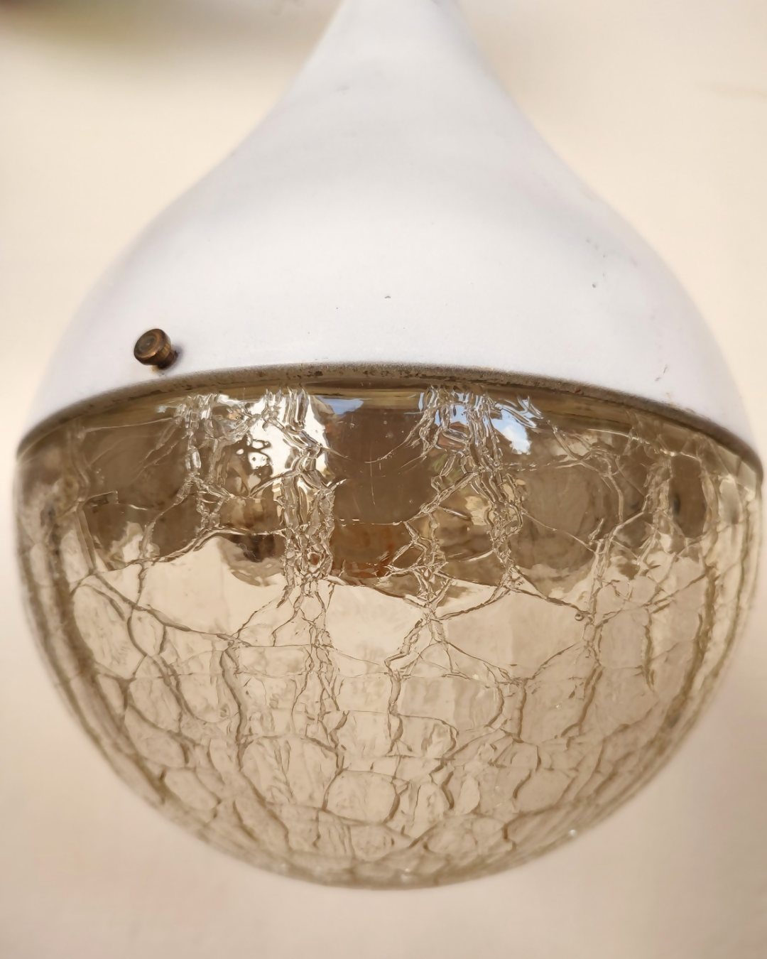Antiga Luminária Pendente em Metal e Vidro texturizado em forma de gota