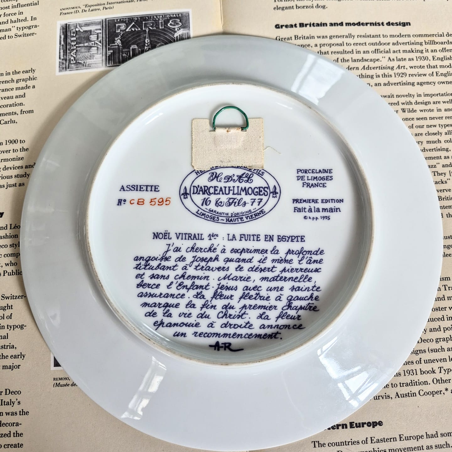 Coleção de pratos decorativos em porcelana francesa Limoges, a série "Noël Vitrail" de 1976, Henri D&